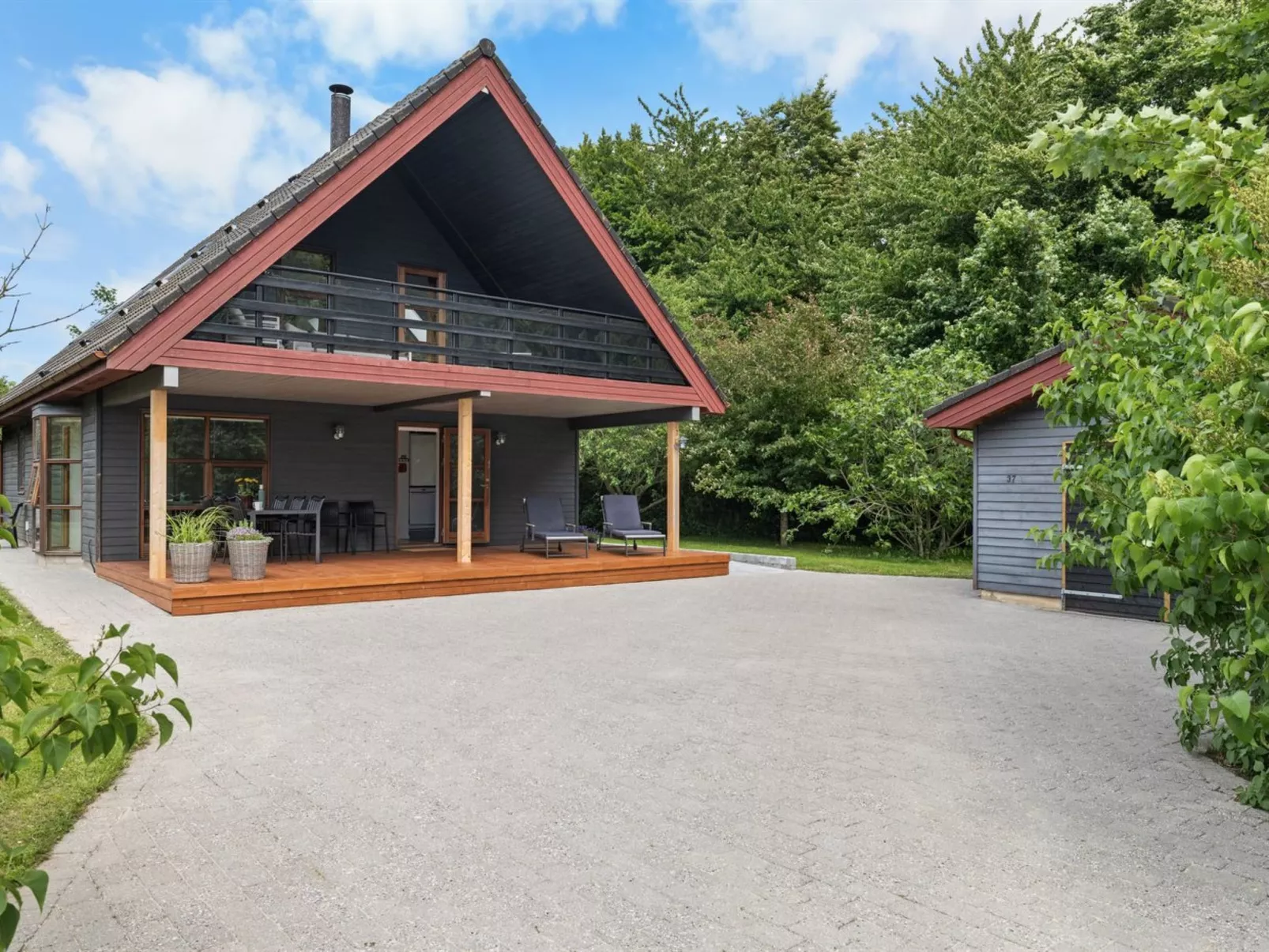 "Jorith" - 550m from the sea