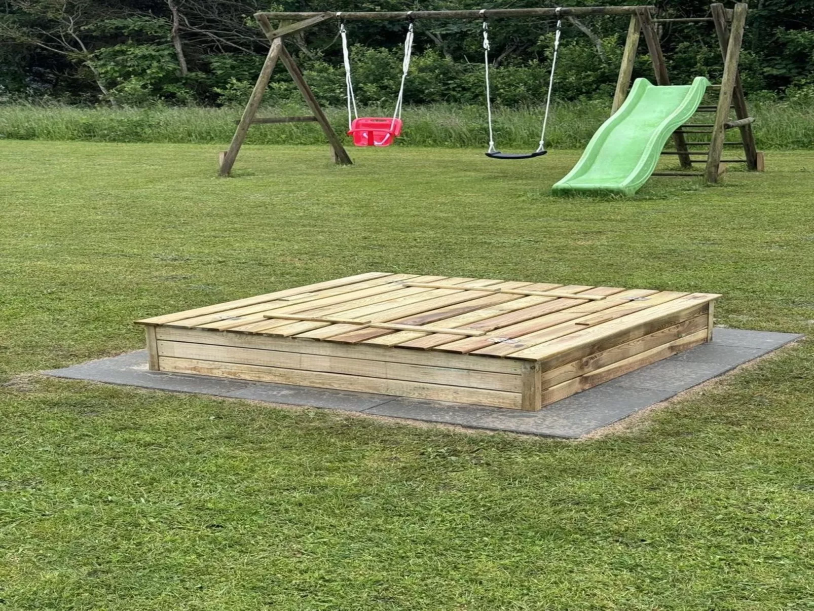 "Amitola" - 700m from the sea