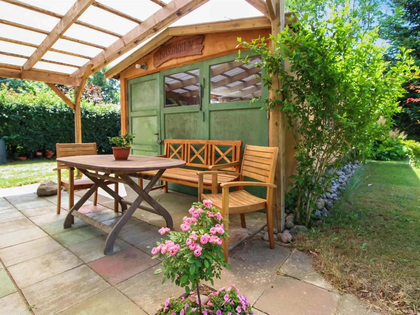 "Elida" - 300m from the sea