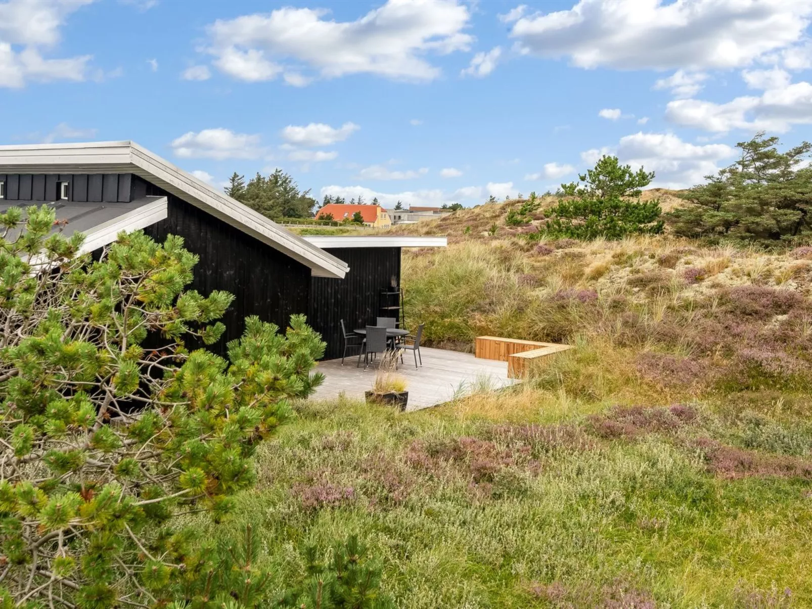 "Melanie" - 950m from the sea