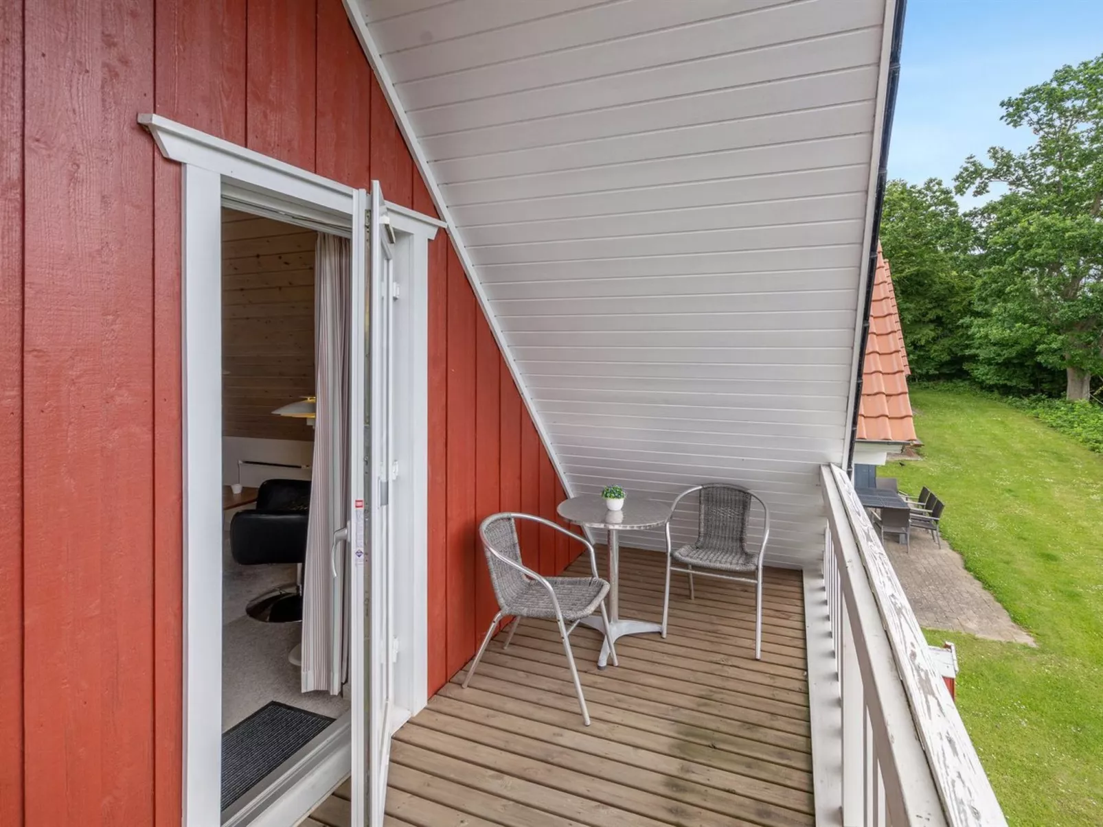 "Uffe" - 100m to the fjord