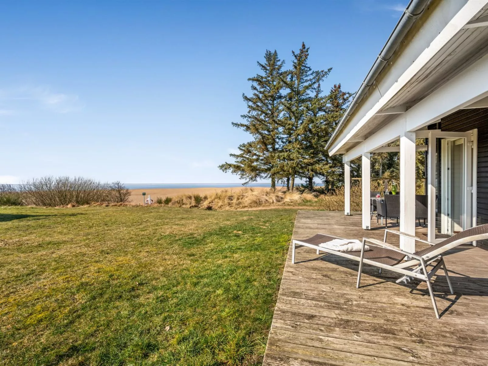 "Bjart" - 50m to the fjord