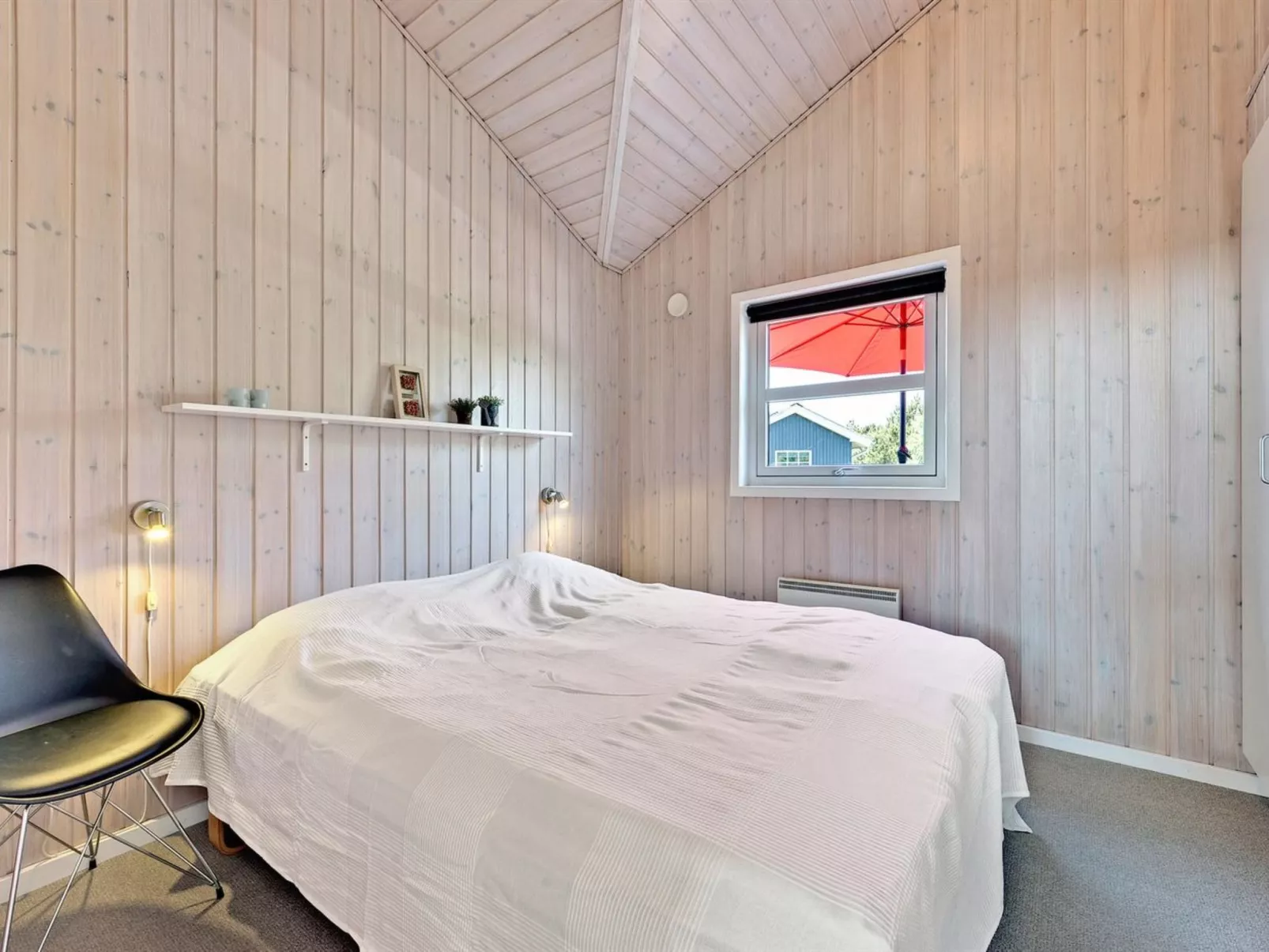 "Chrisse" - 550m from the sea