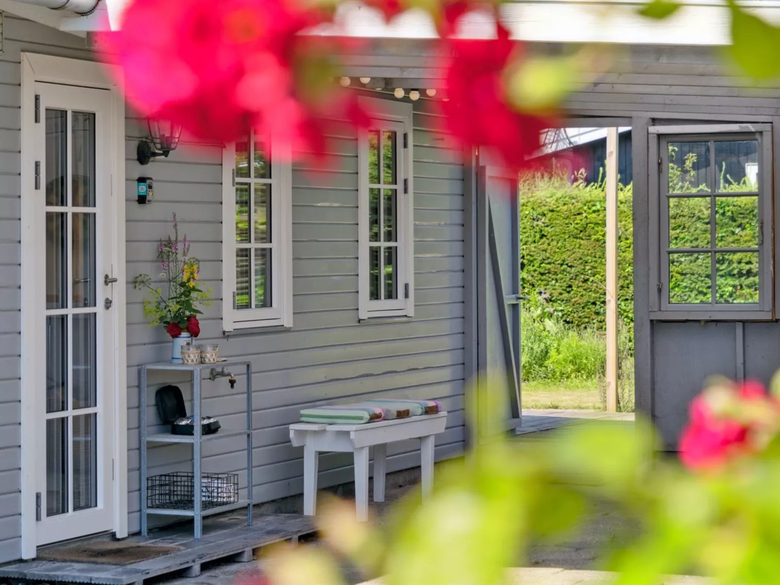 "Thomas" - 120m from the sea