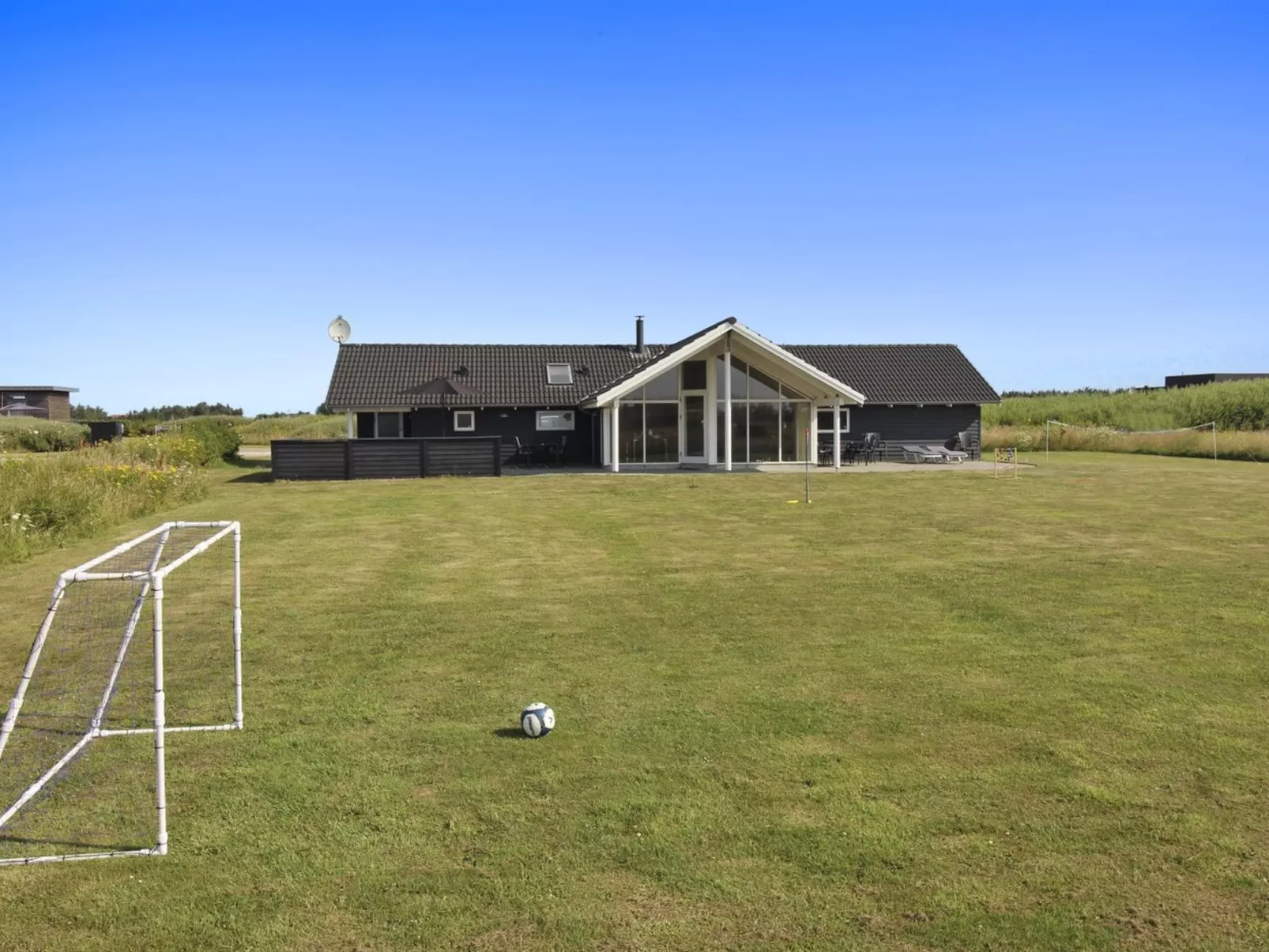 "Mattis" - 650m from the sea