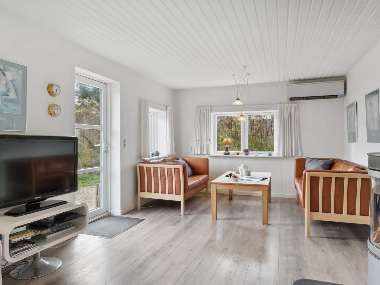 "Justine" - 600m from the sea