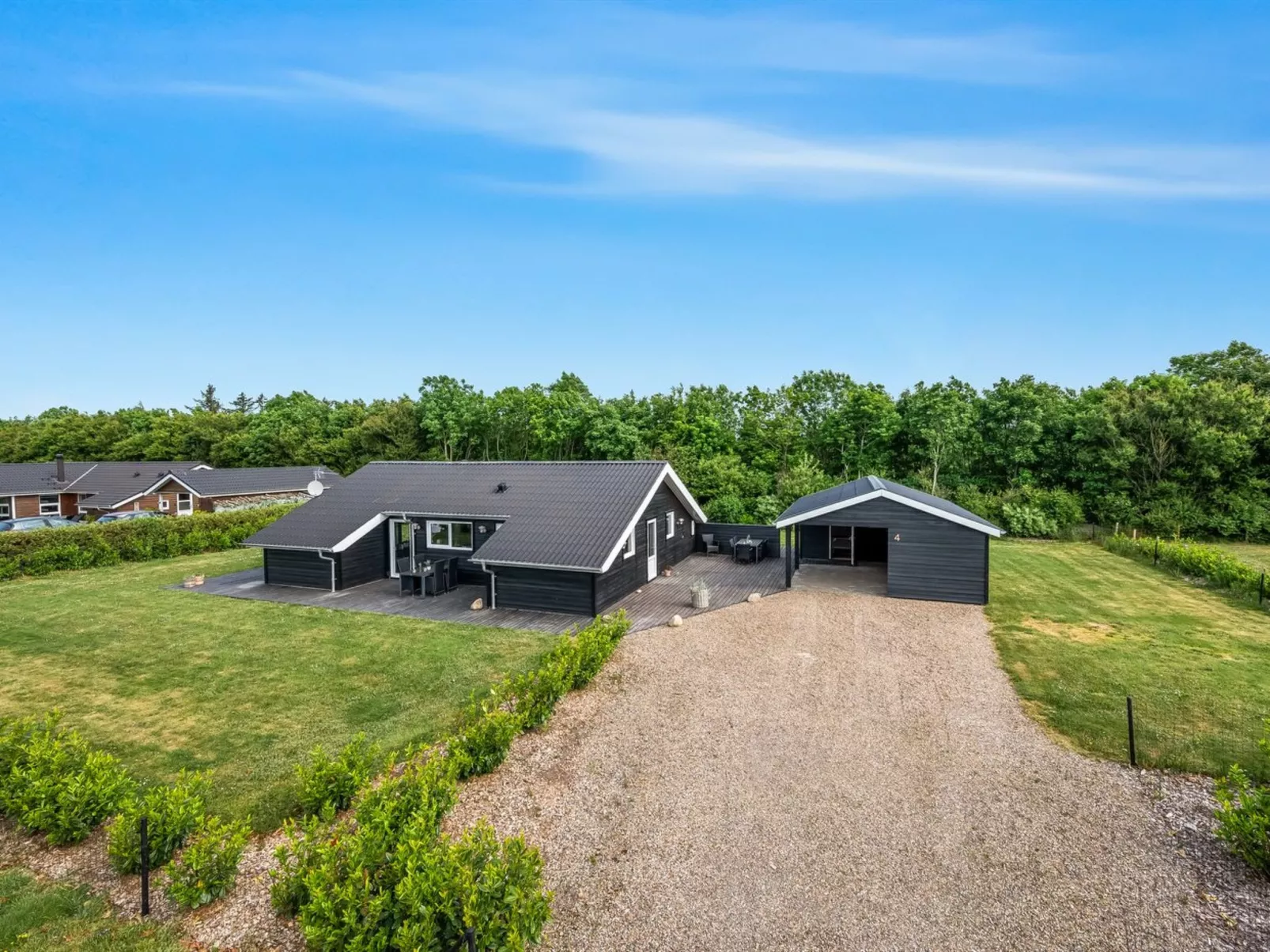 "Leeve" - 1.4km to the fjord