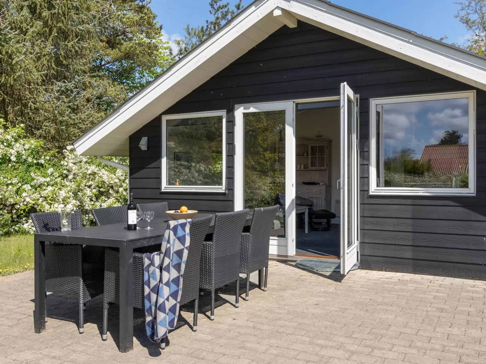 "Ingward" - 300m to the fjord