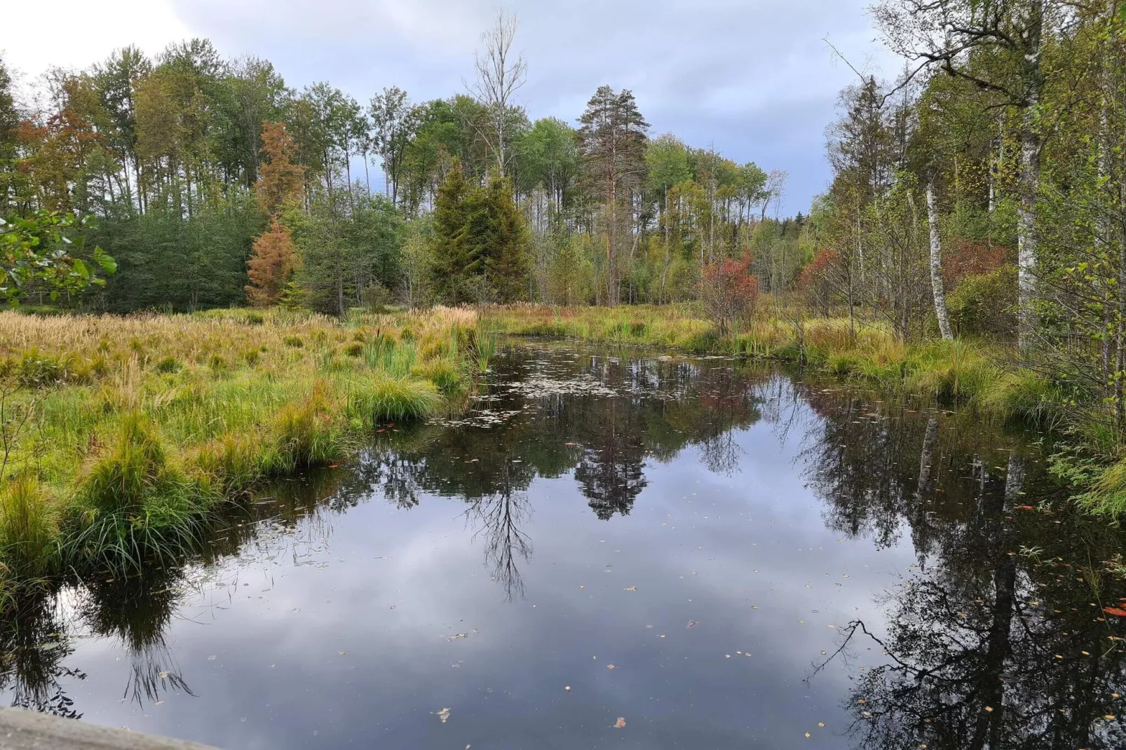 Huisje met hottub in Rejmyre-Waterzicht