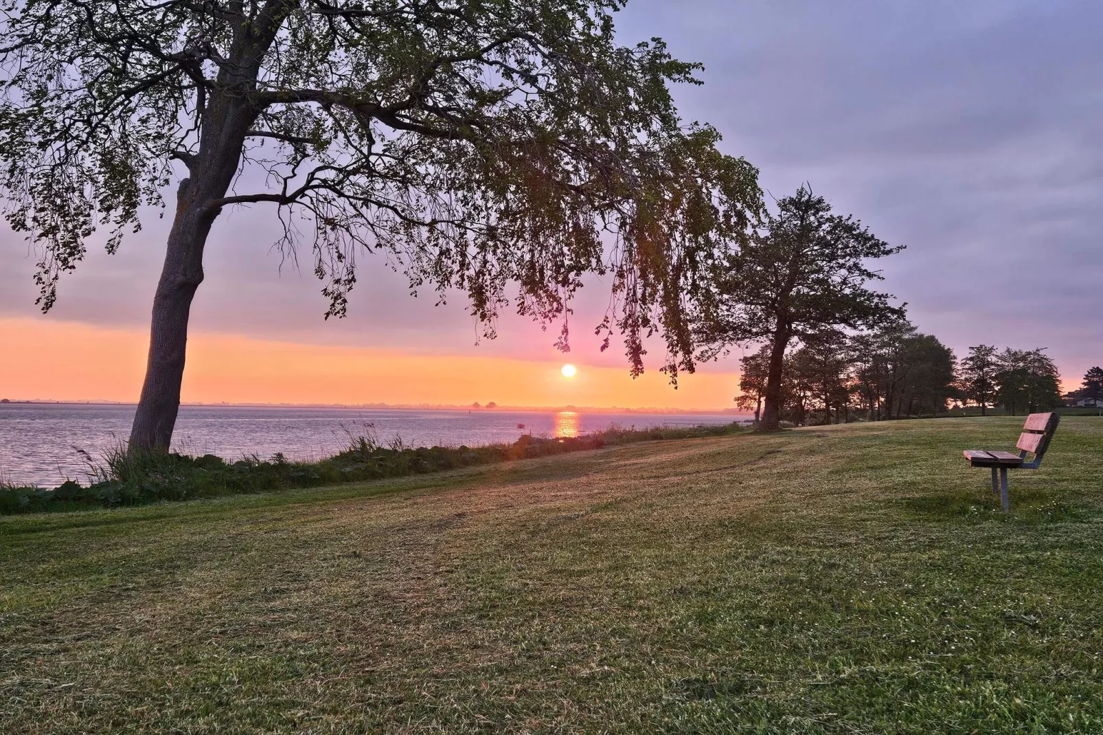 Vakantiehuis aan zee met hottub-Waterzicht