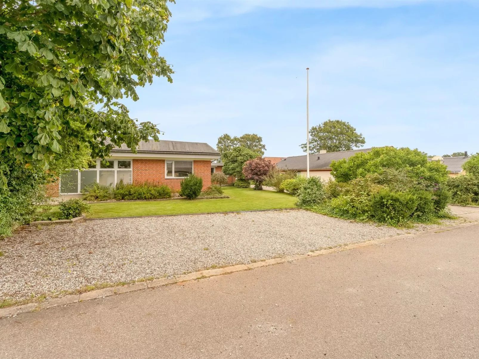 "Elaine" - 350m from the sea