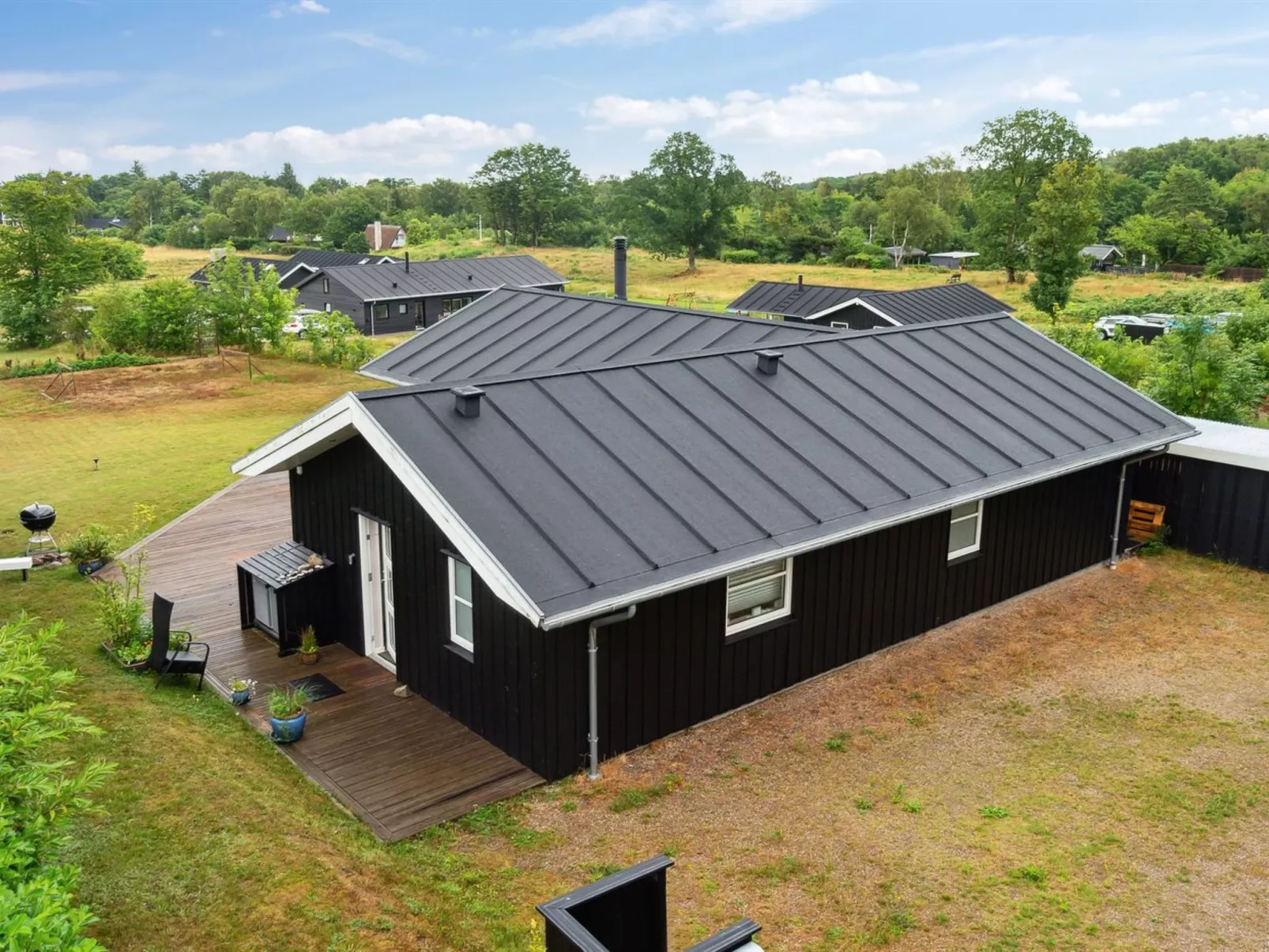 "Esmeralda" - 350m from the sea