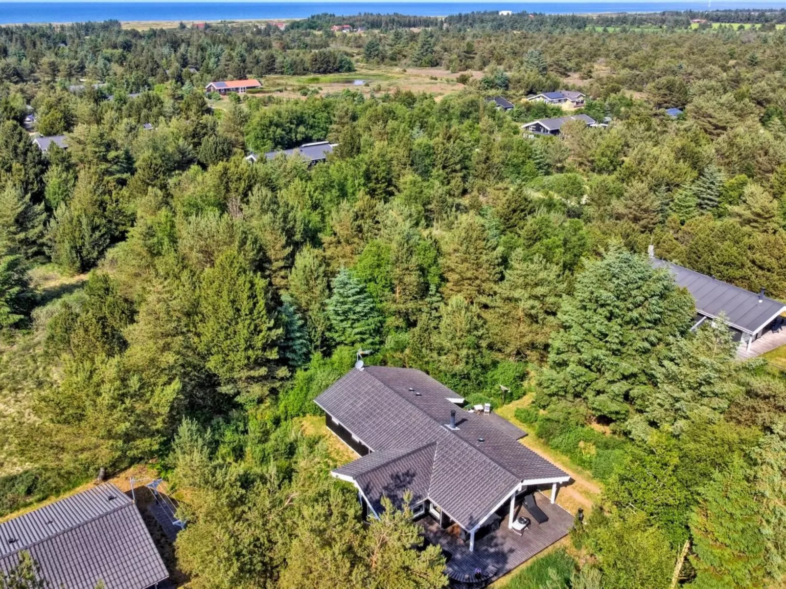 "Arlett" - 950m from the sea