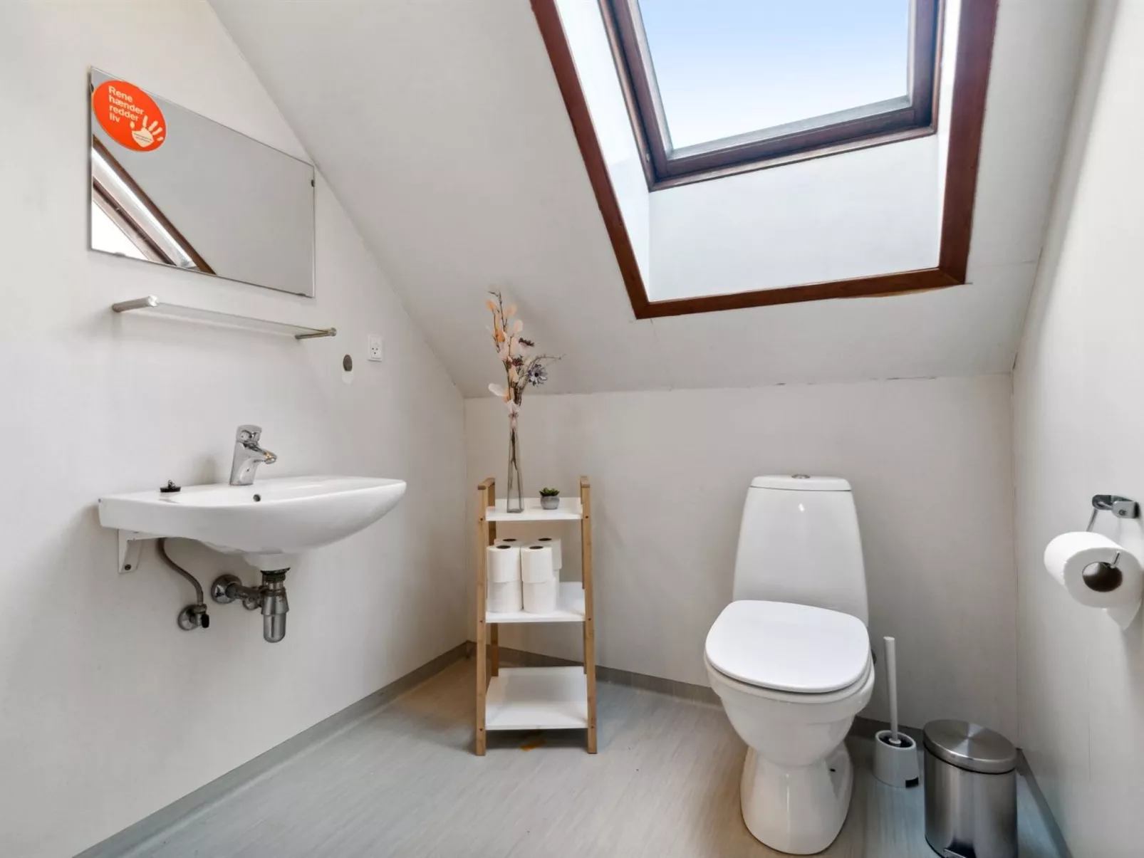 "Thera" - 5km from the sea