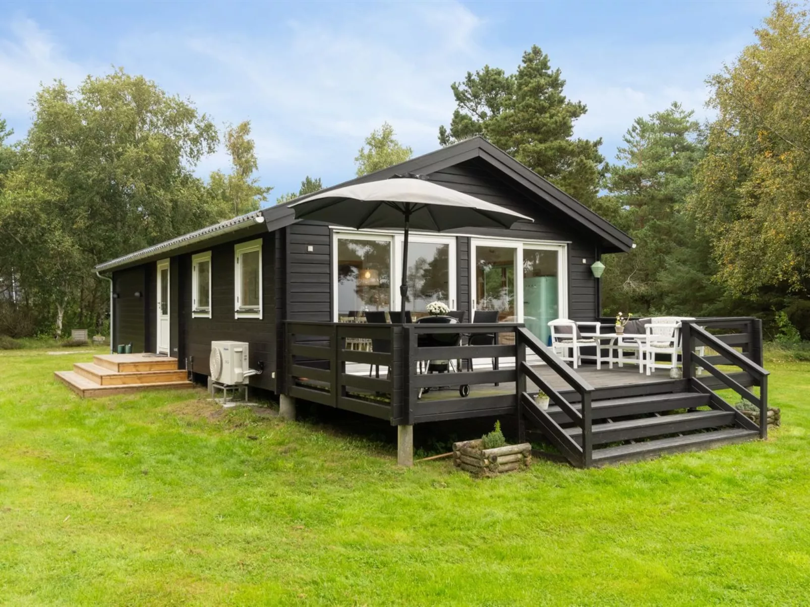 "Lycka" - 3km from the sea