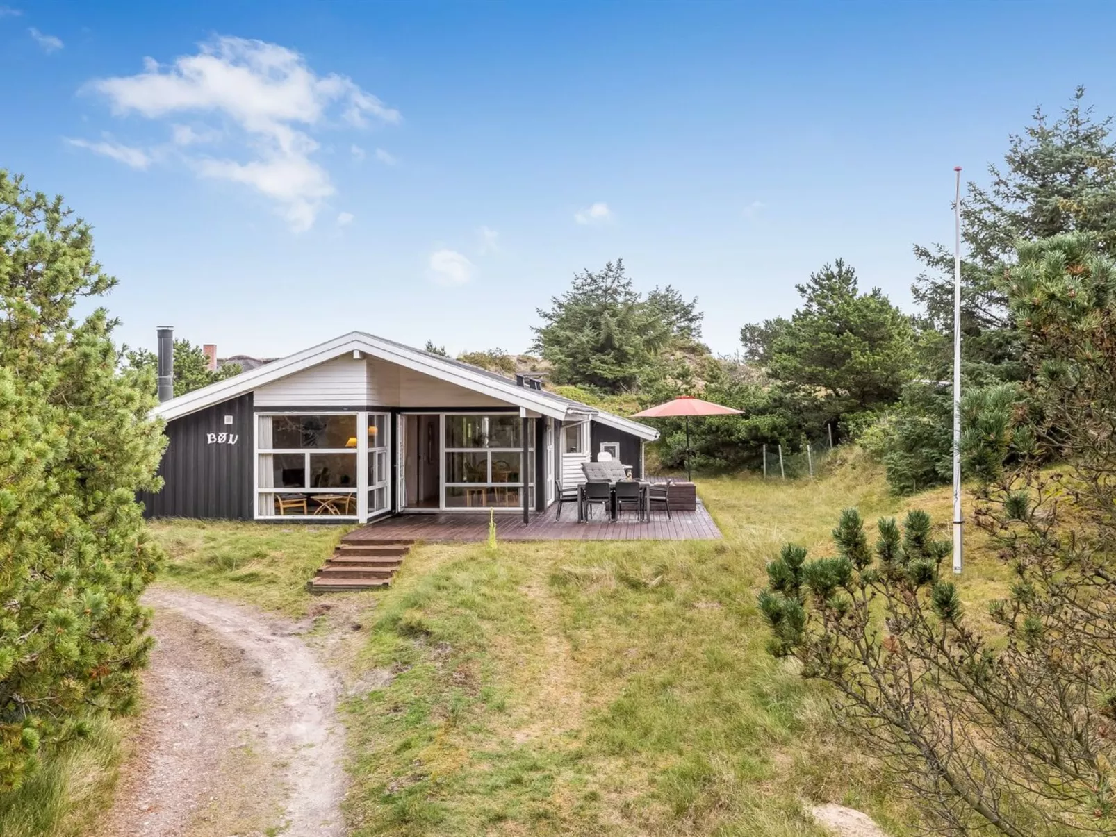 "Tineke" - 800m from the sea