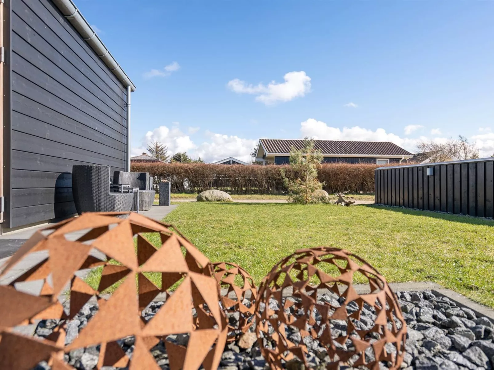 "Aaran" - 700m from the sea