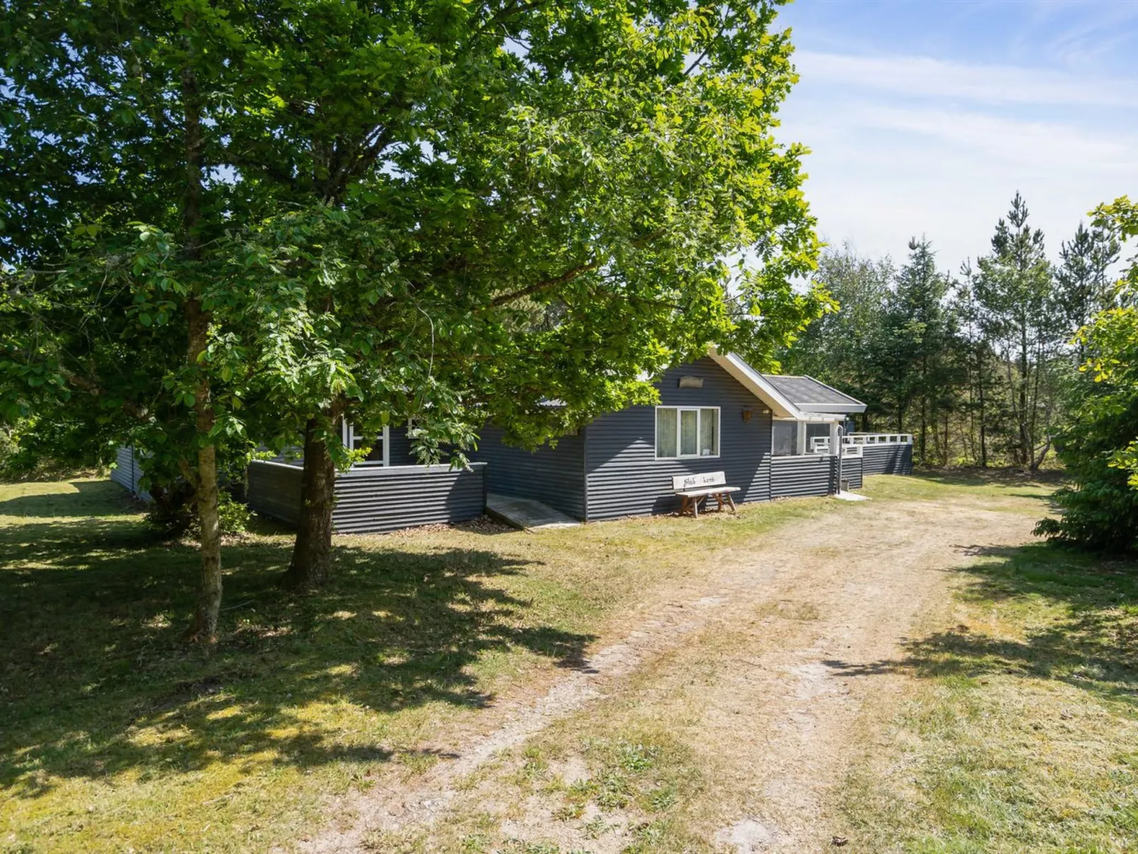 "Aneline" - 700m from the sea