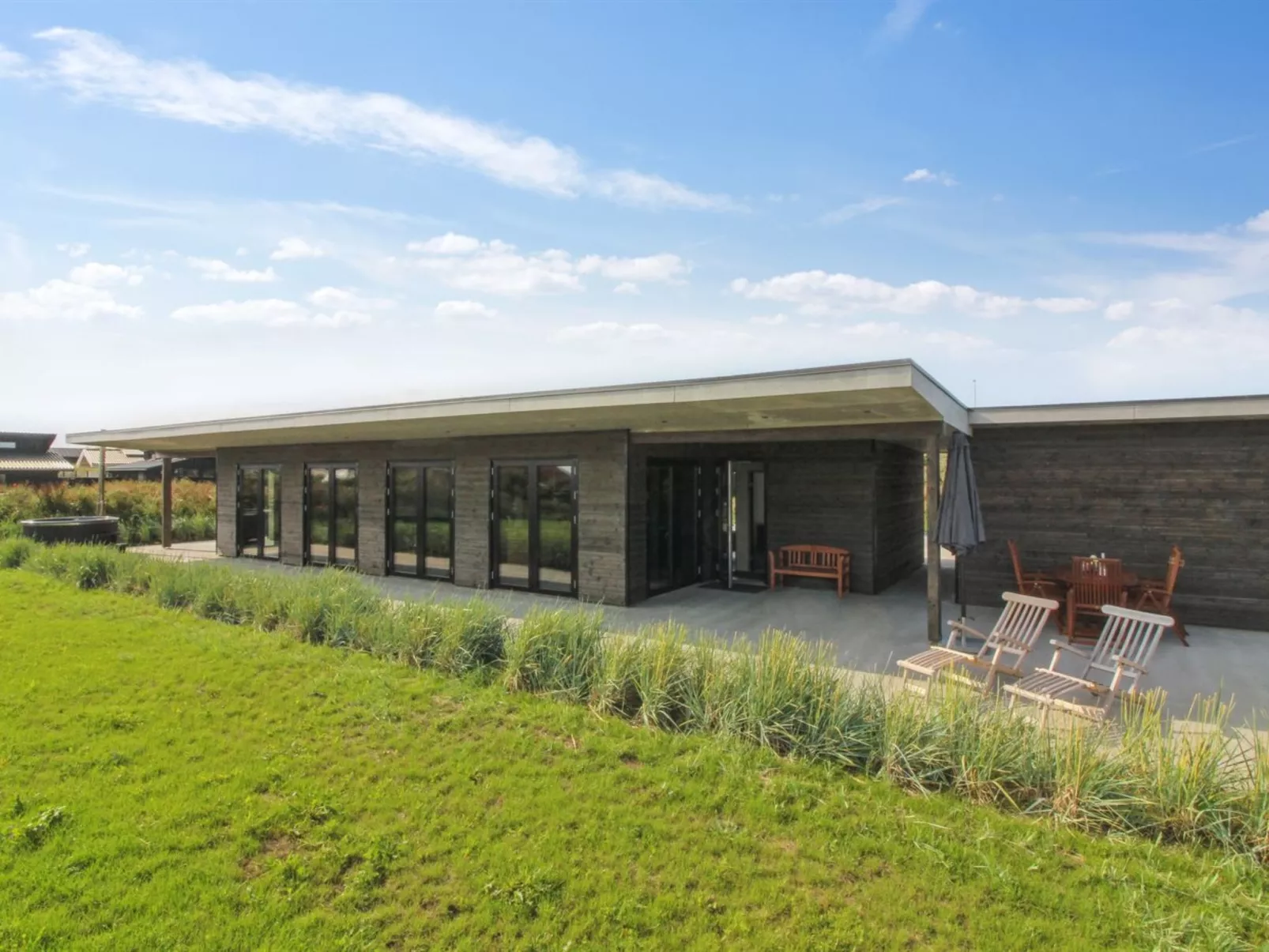 "Lima" - 200m from the sea