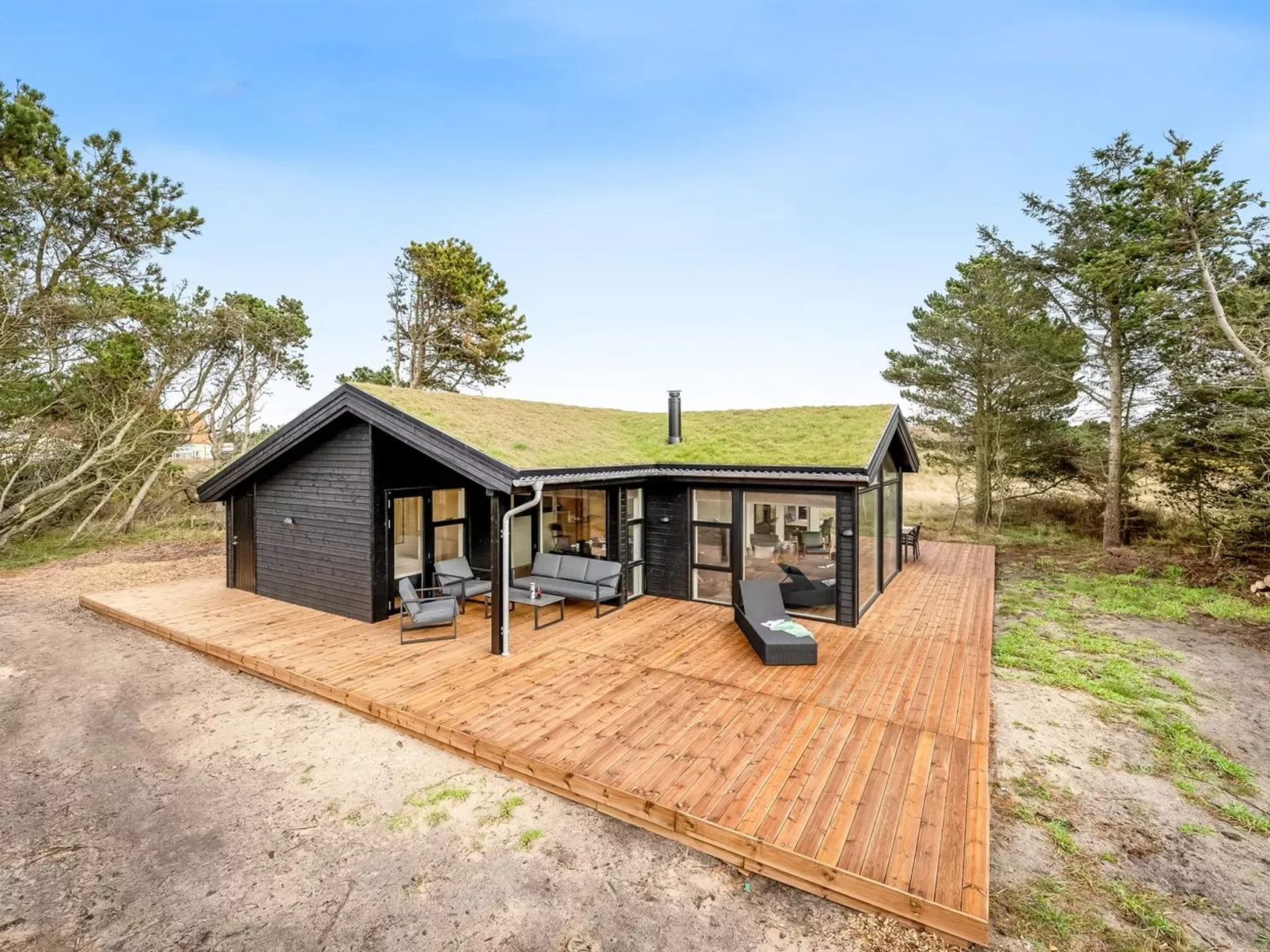 "Elisenda" - 625m from the sea