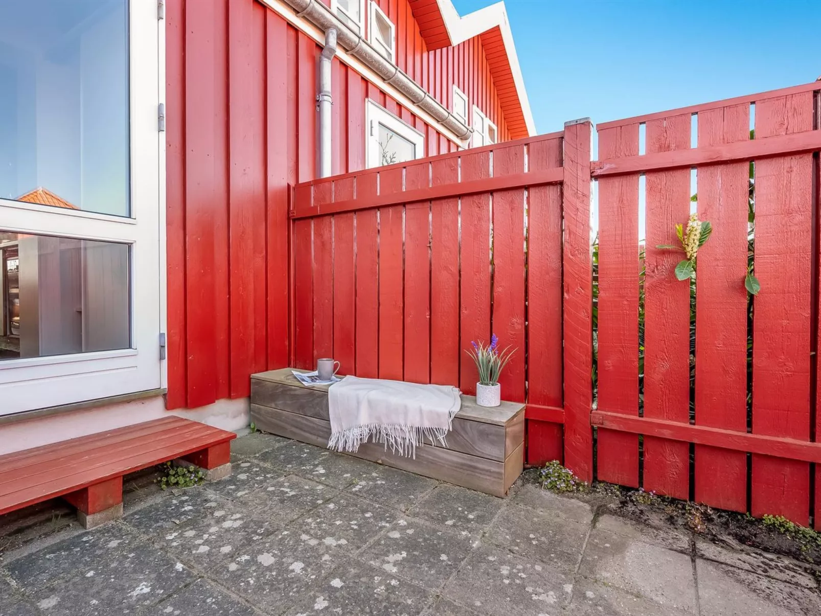 "Ethly" - 10m from the sea