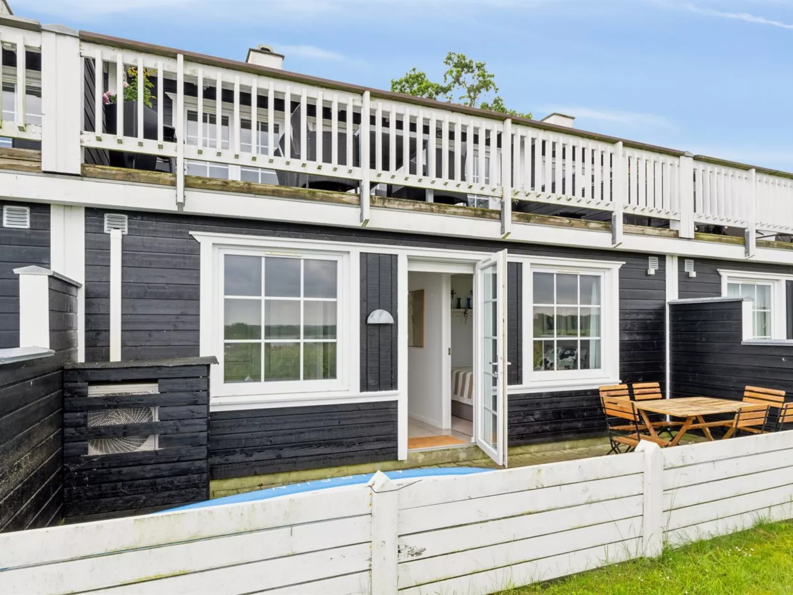 "Isbiorn" - 300m from the sea