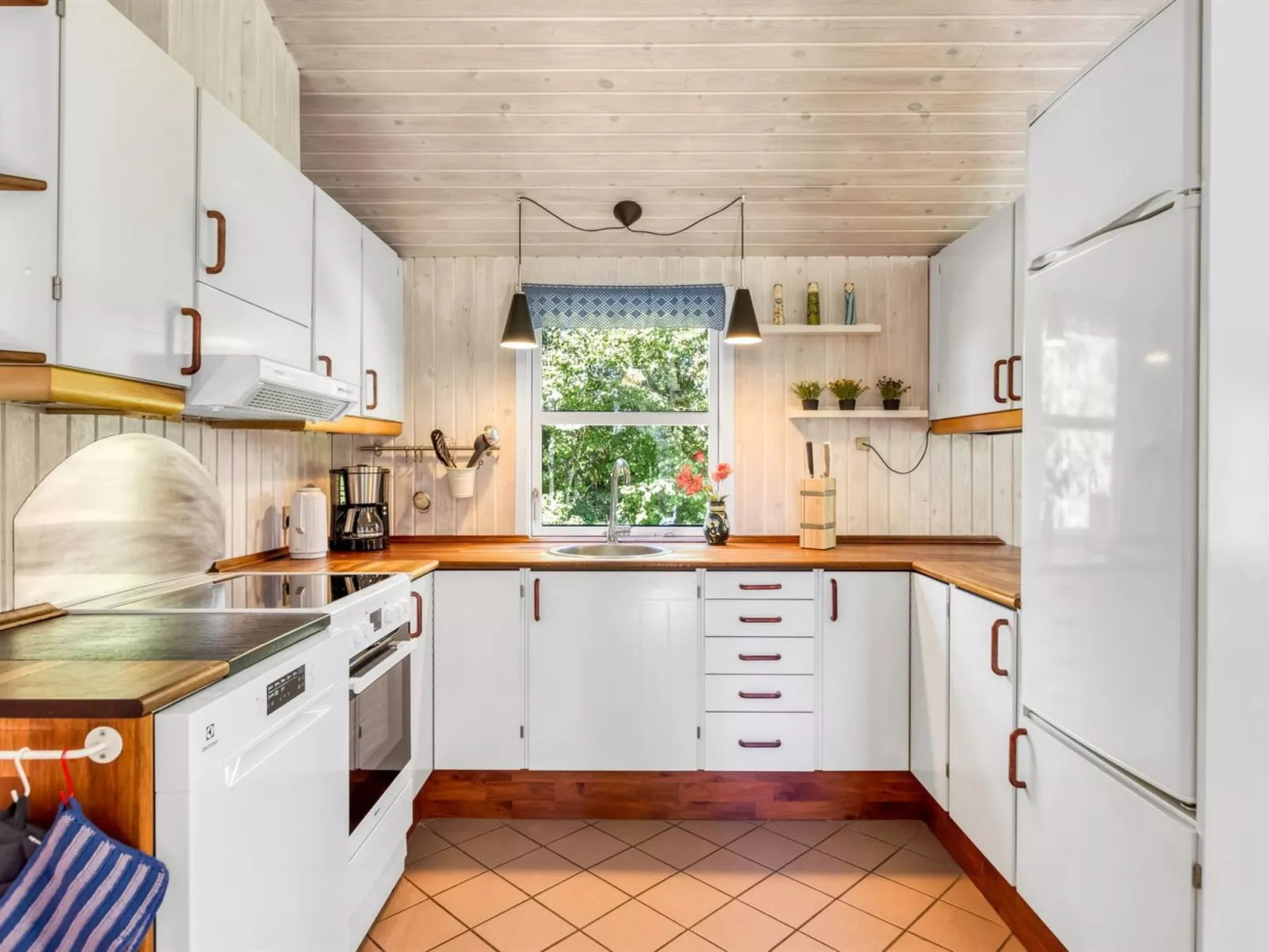 "Olli" - 600m from the sea