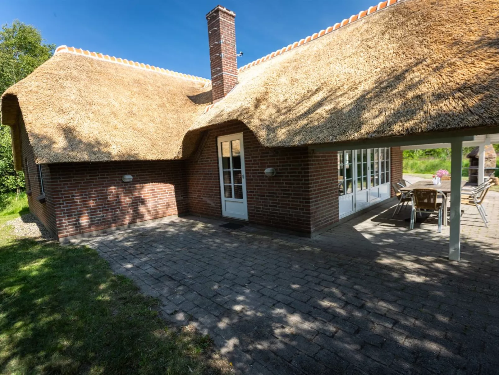 "Ejvi" - 4km from the sea