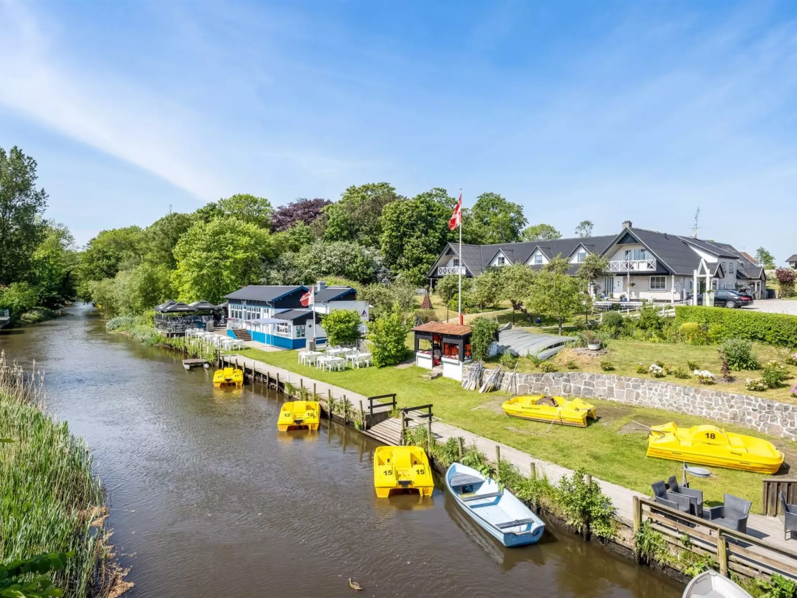 "Gilbert" - 500m from the sea