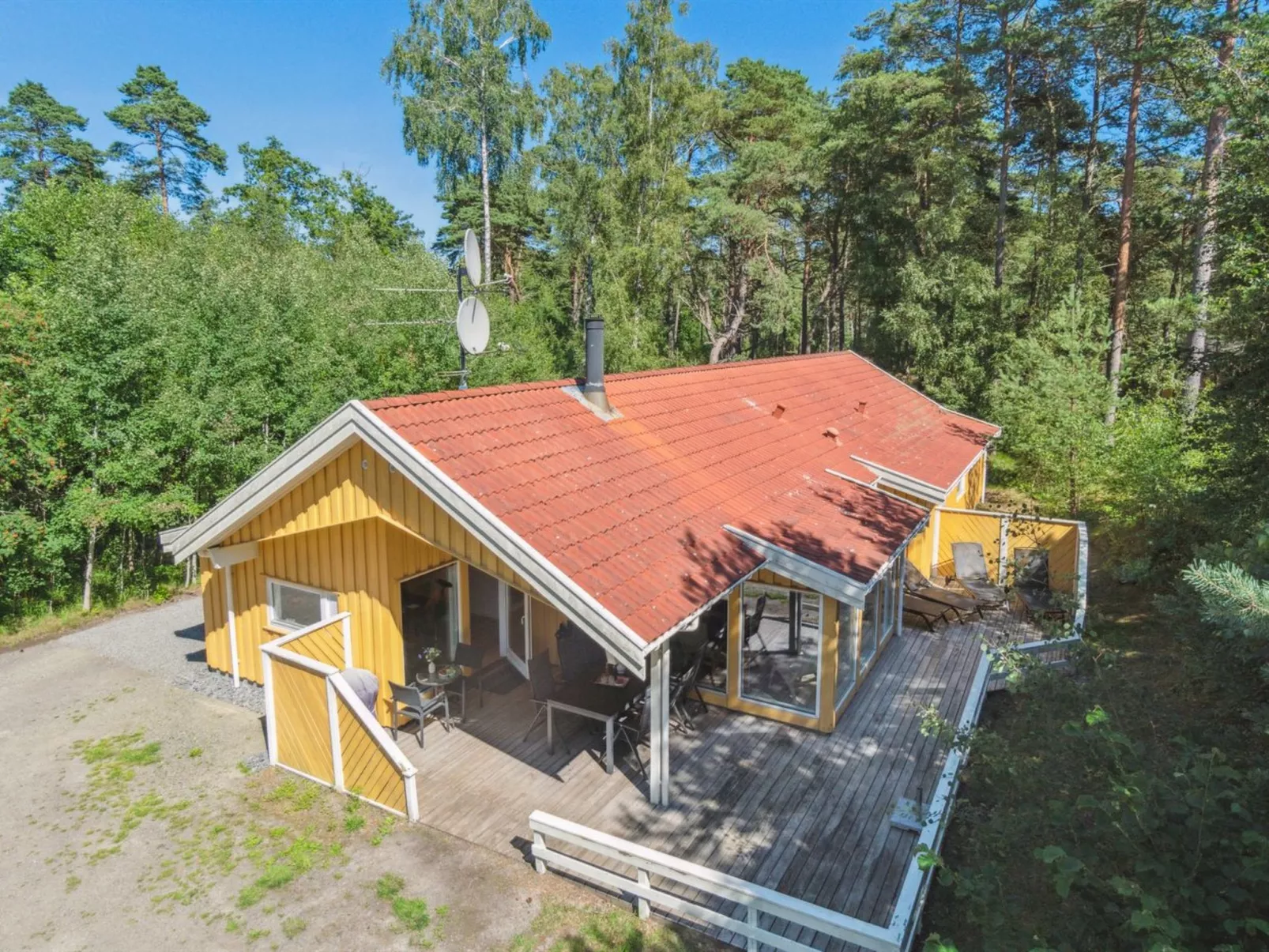 "Freija" - 800m from the sea