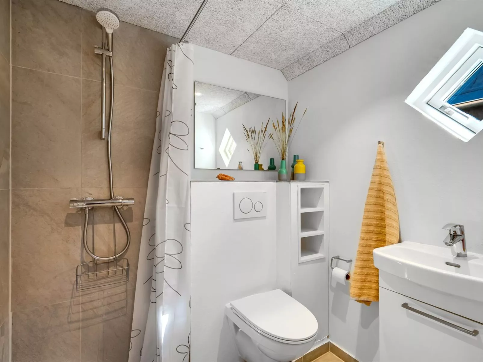 "Josina" - 1.8km from the sea