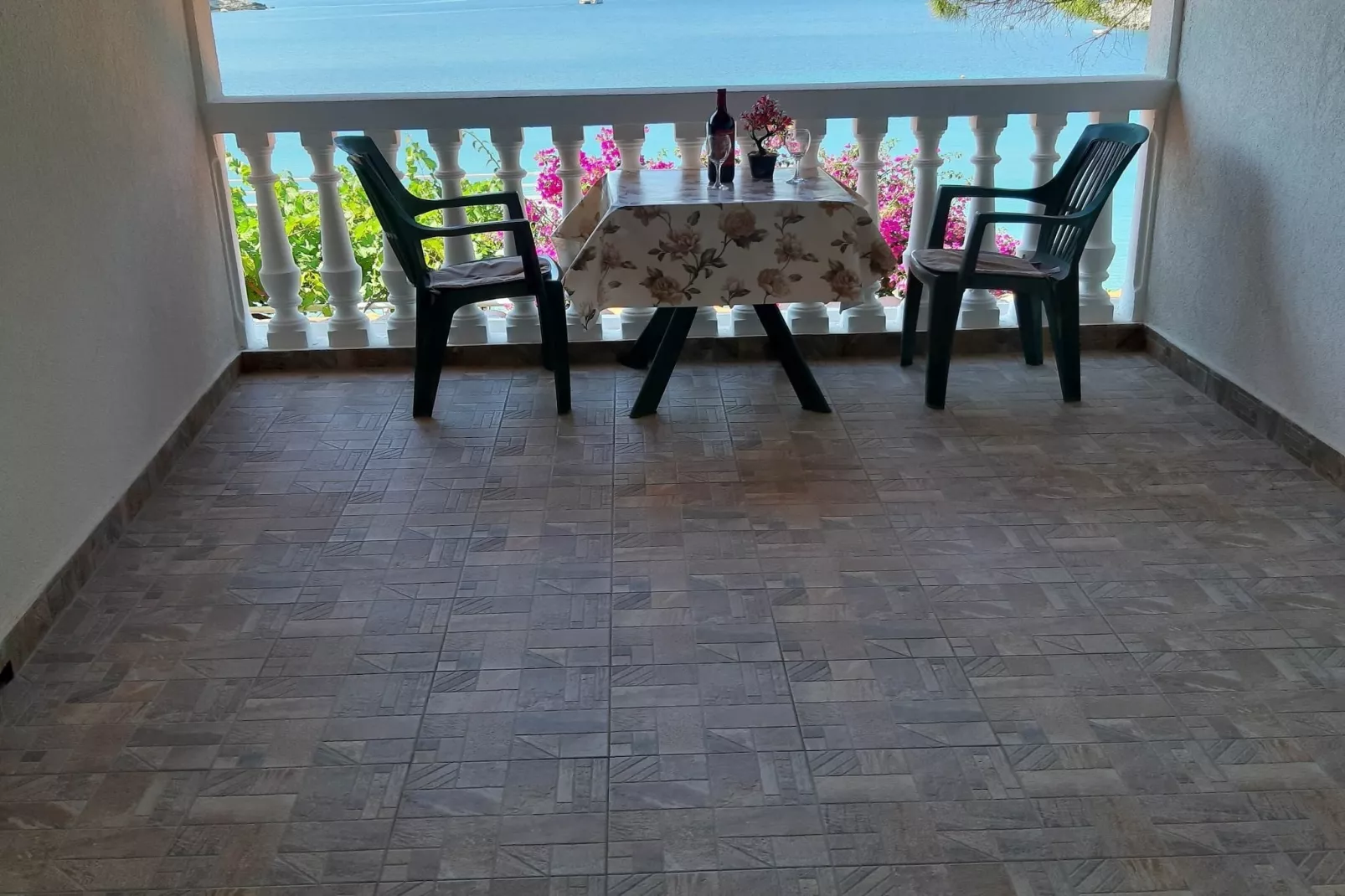 Apartments Franka Saplunara-Twin Room with Terrace and Sea view  No1-Terrasbalkon