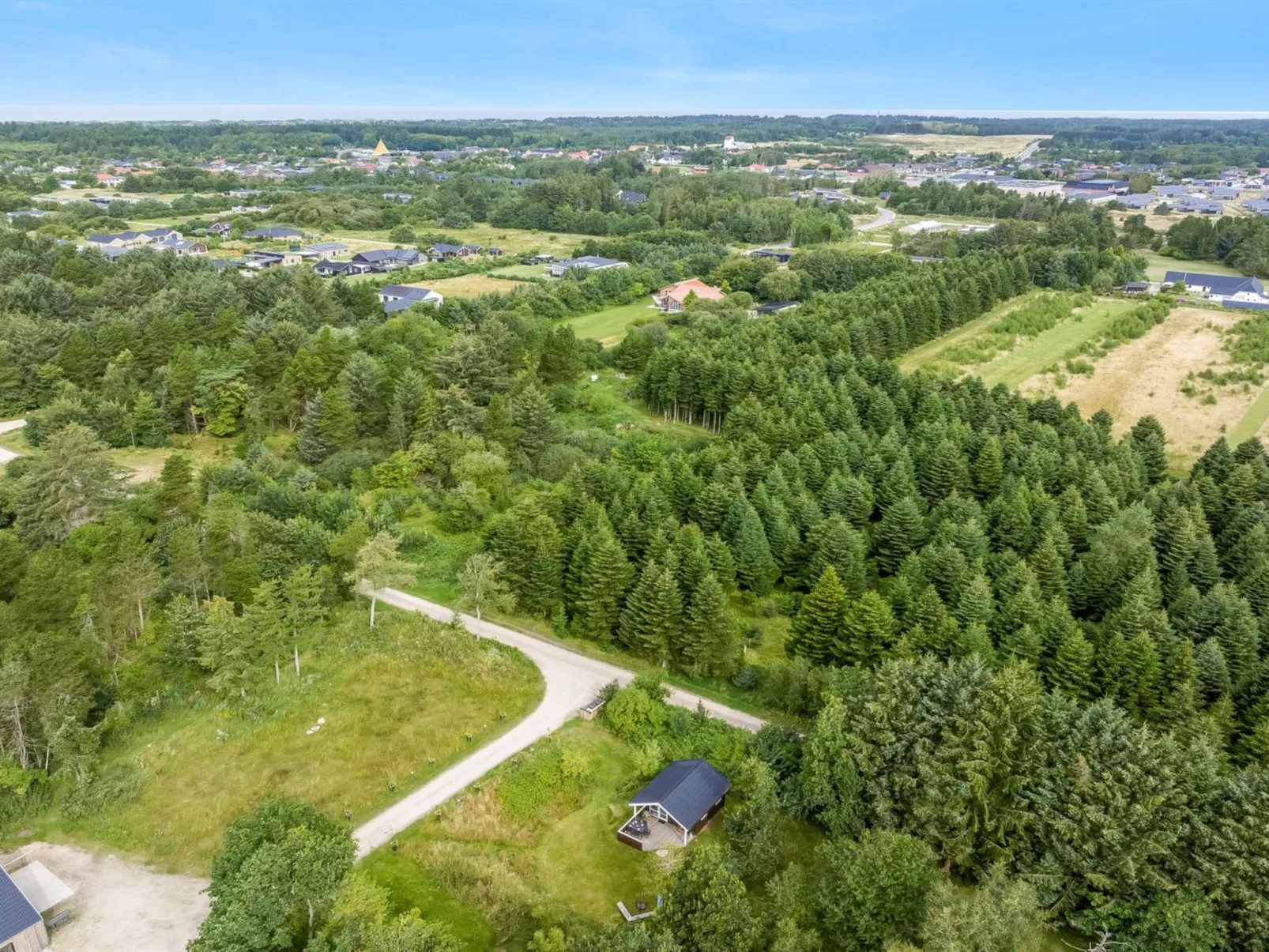 "Unge" - 2.9km from the sea