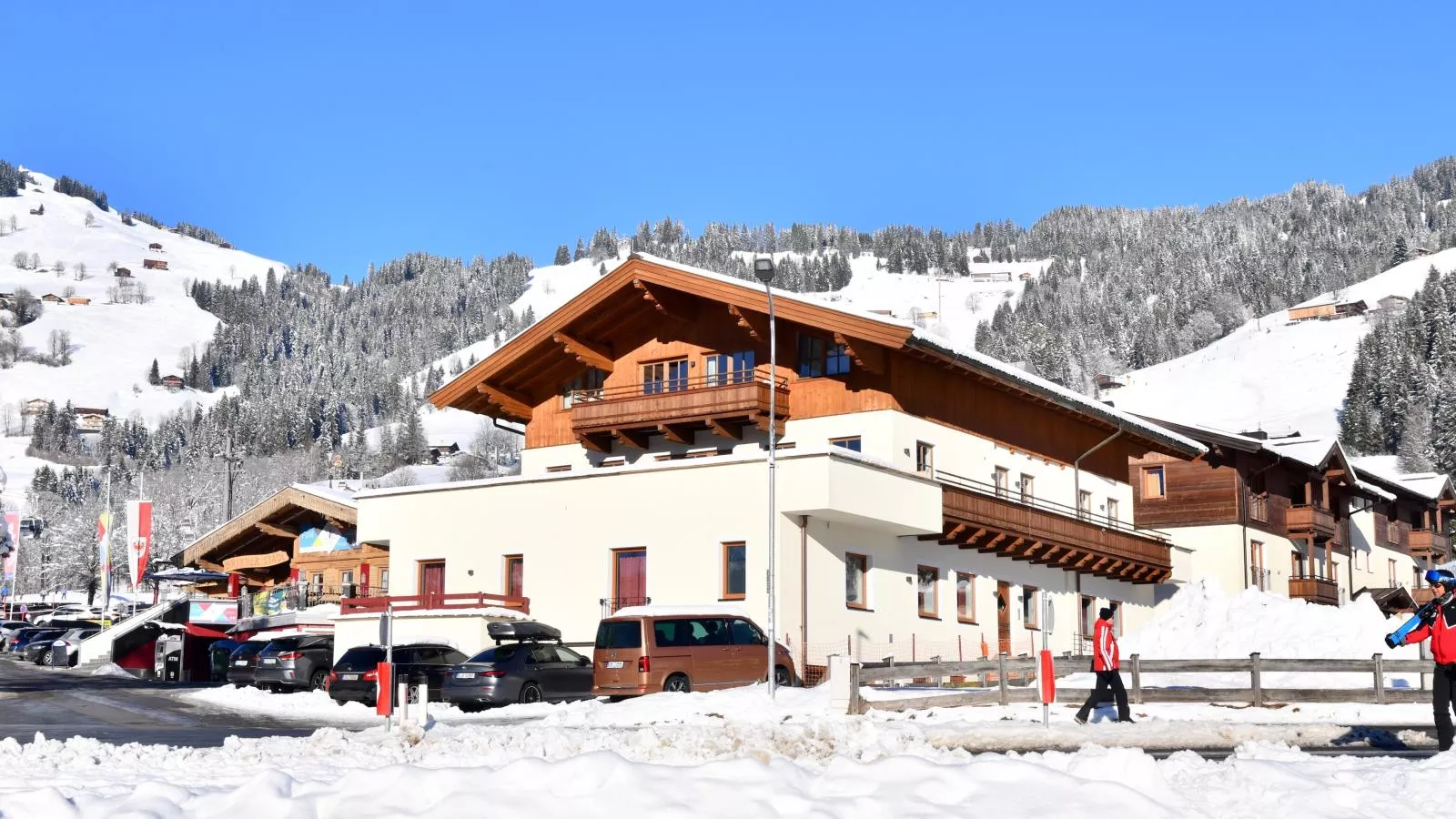 Next To The Ski Lift Top 3-Exterieur winter