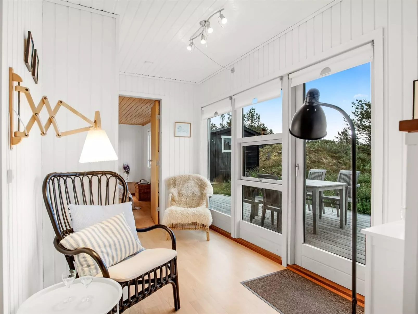 "Cate" - 900m from the sea