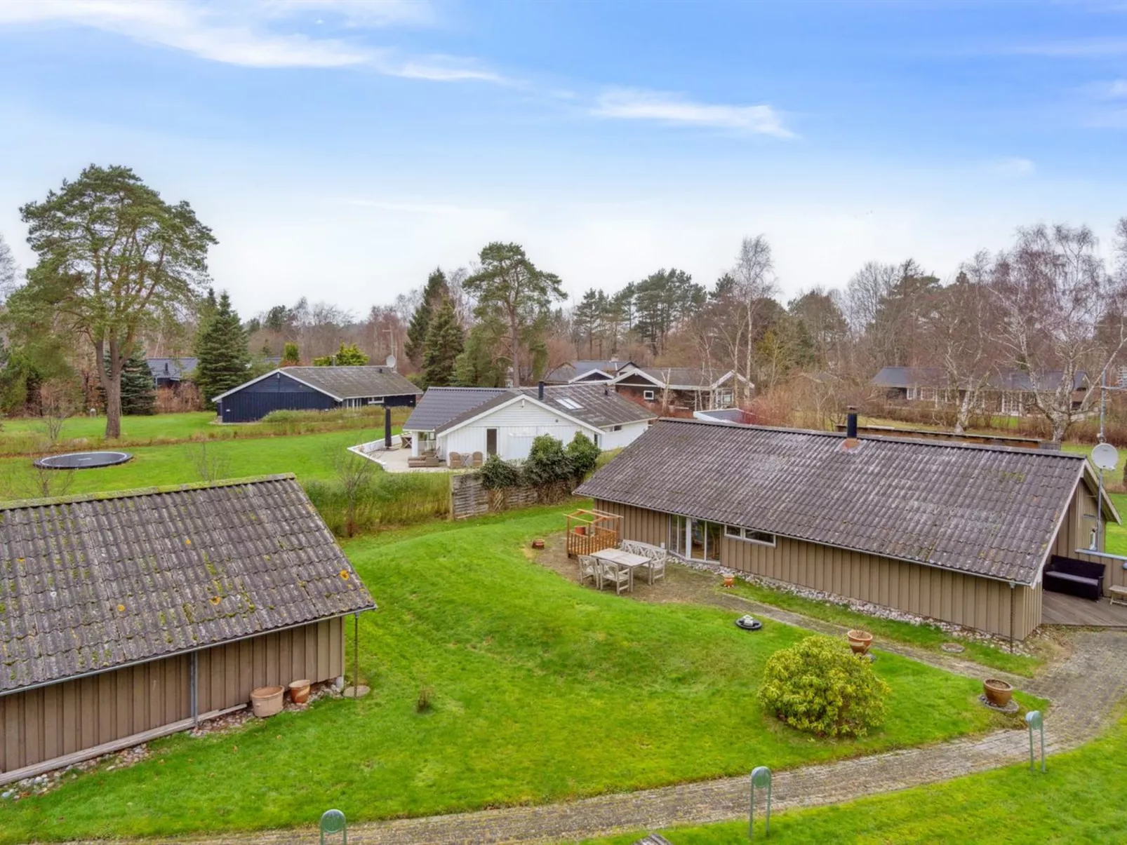 "Arent" - 1.1km from the sea