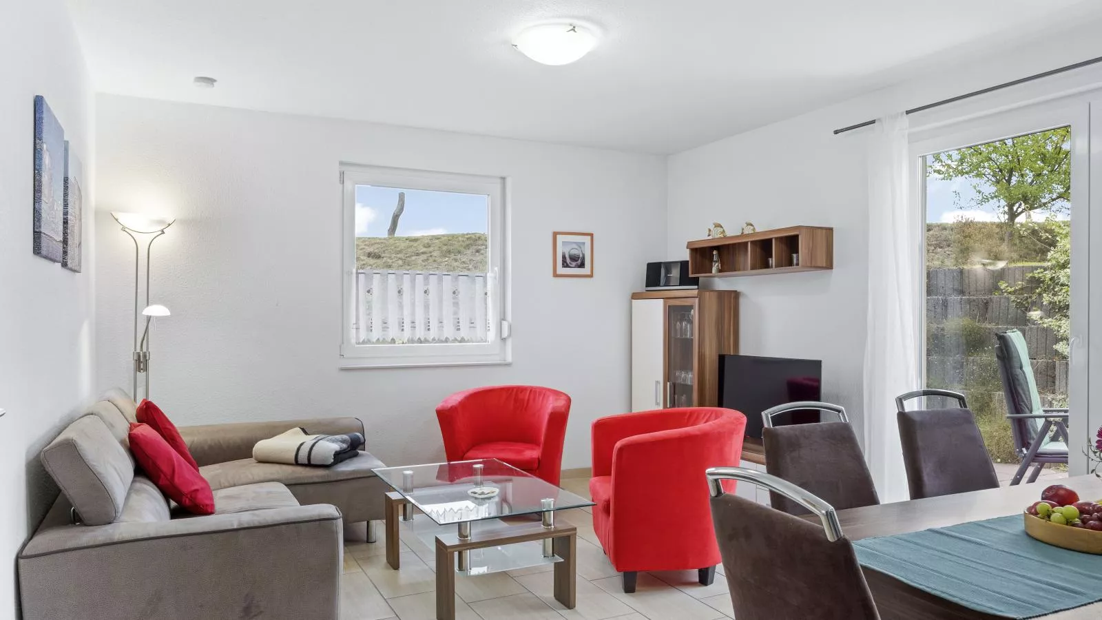 Stranddistel links mit Sauna