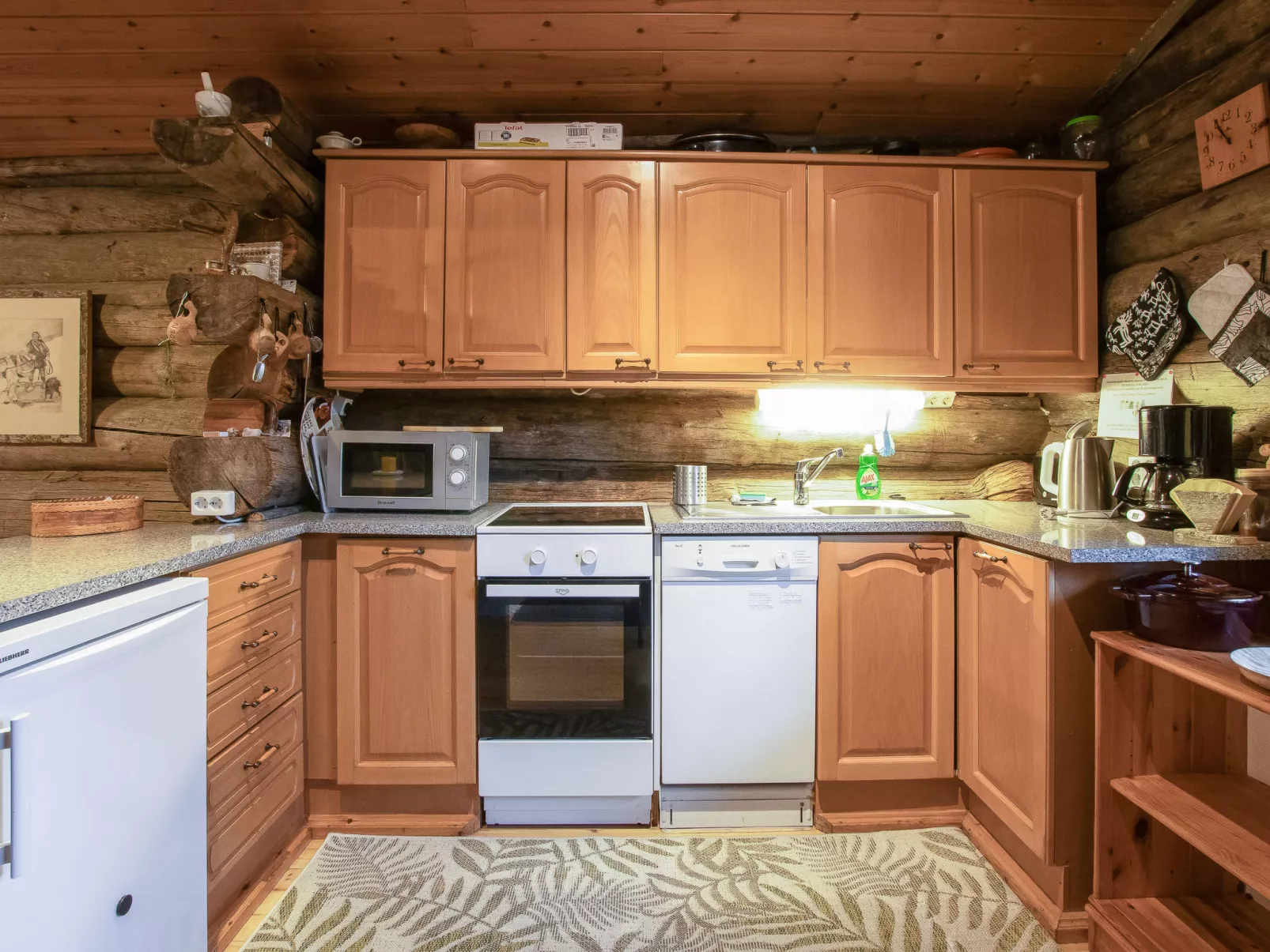 Salmentieva 2-Binnen