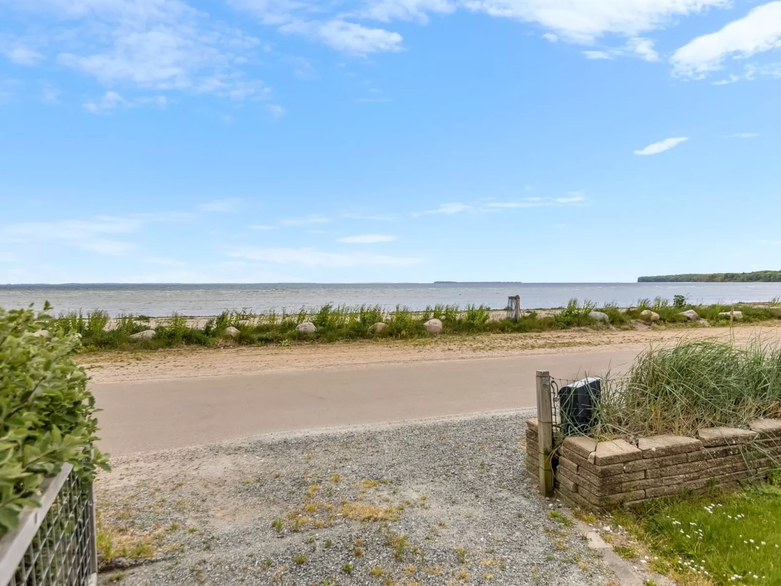 "Cornelius" - 30m from the sea