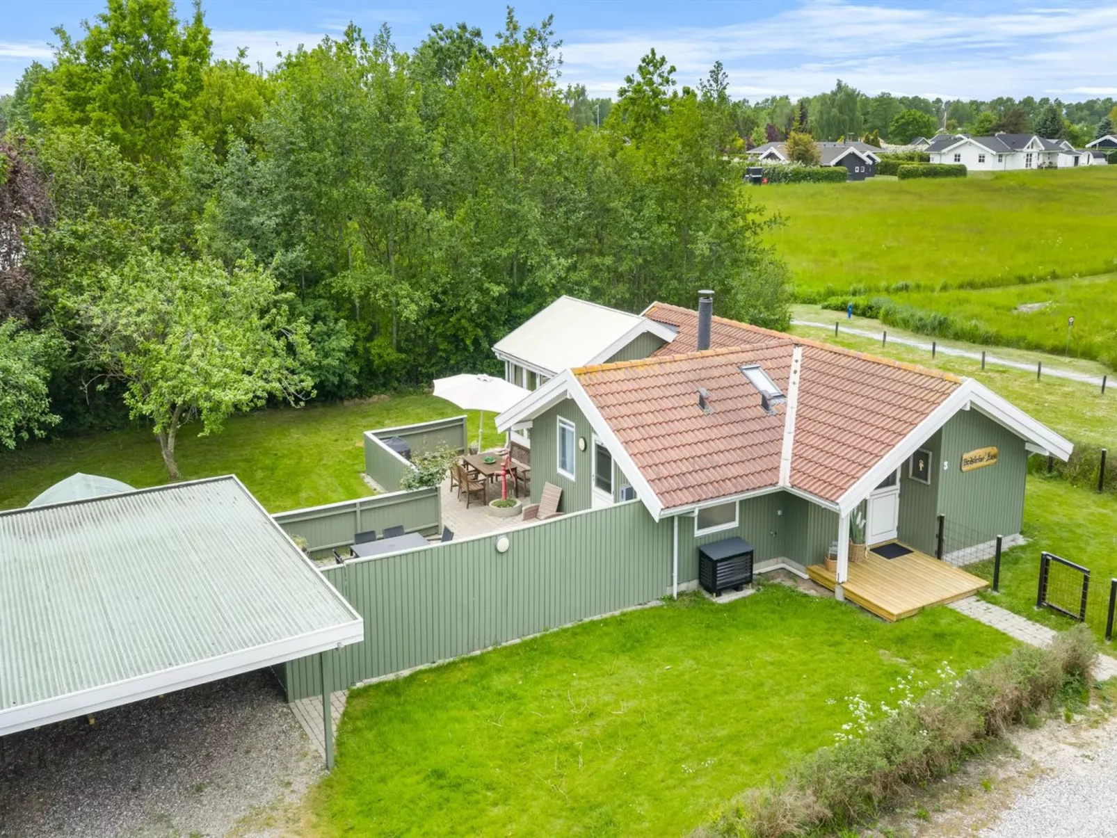 "Gitt" - 140m from the sea