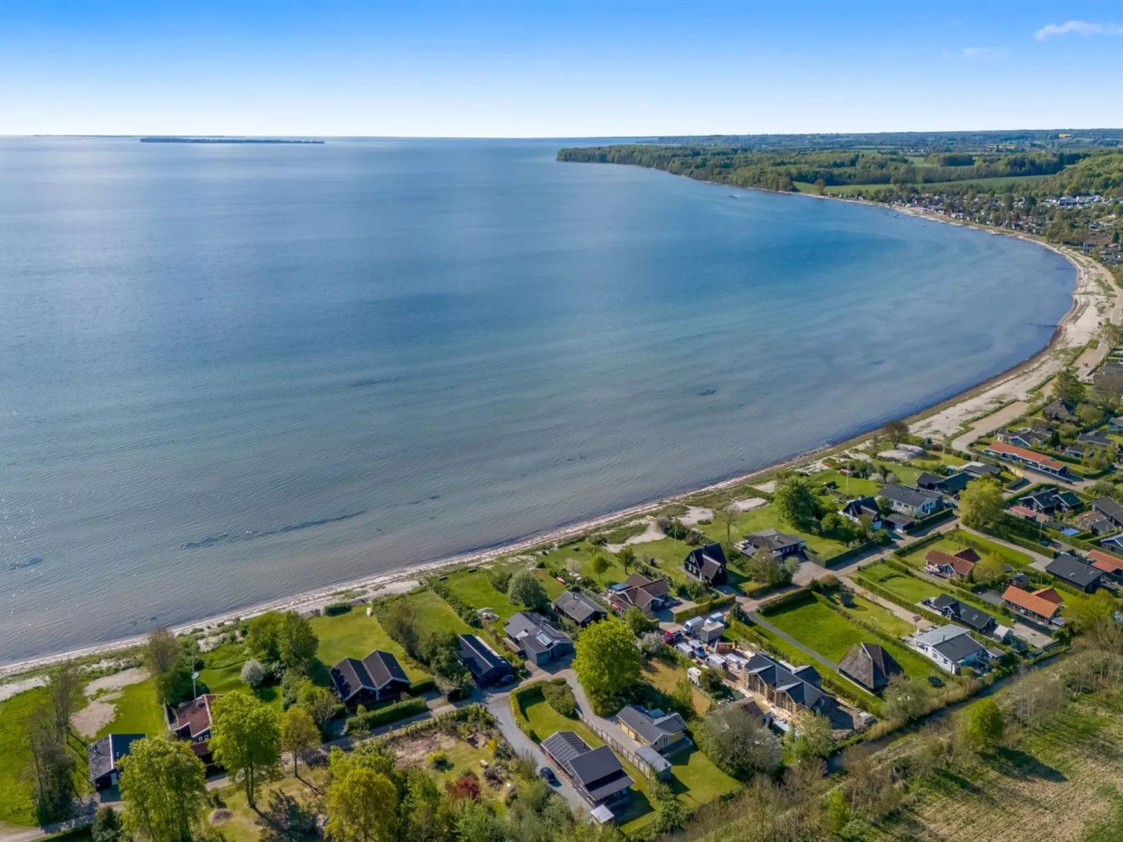 "Ørn" - 5m from the sea