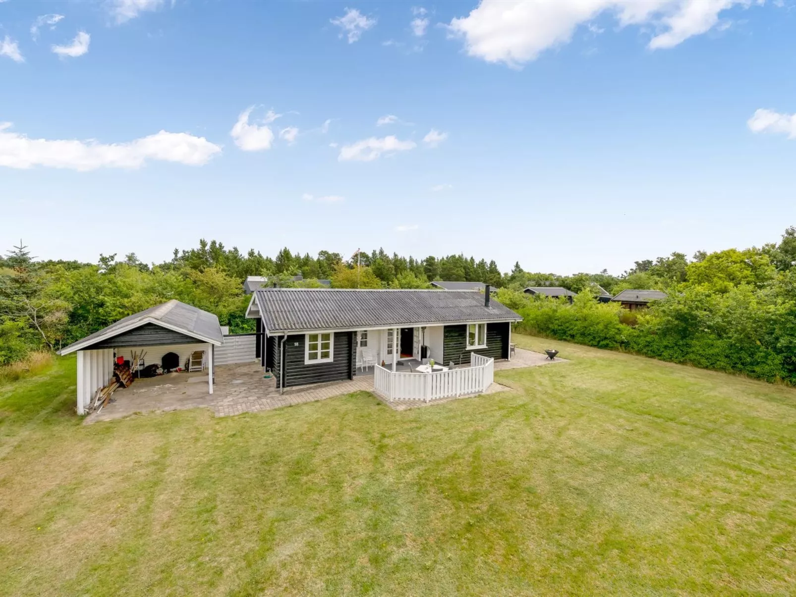 "Blesse" - 500m to the fjord-Buiten