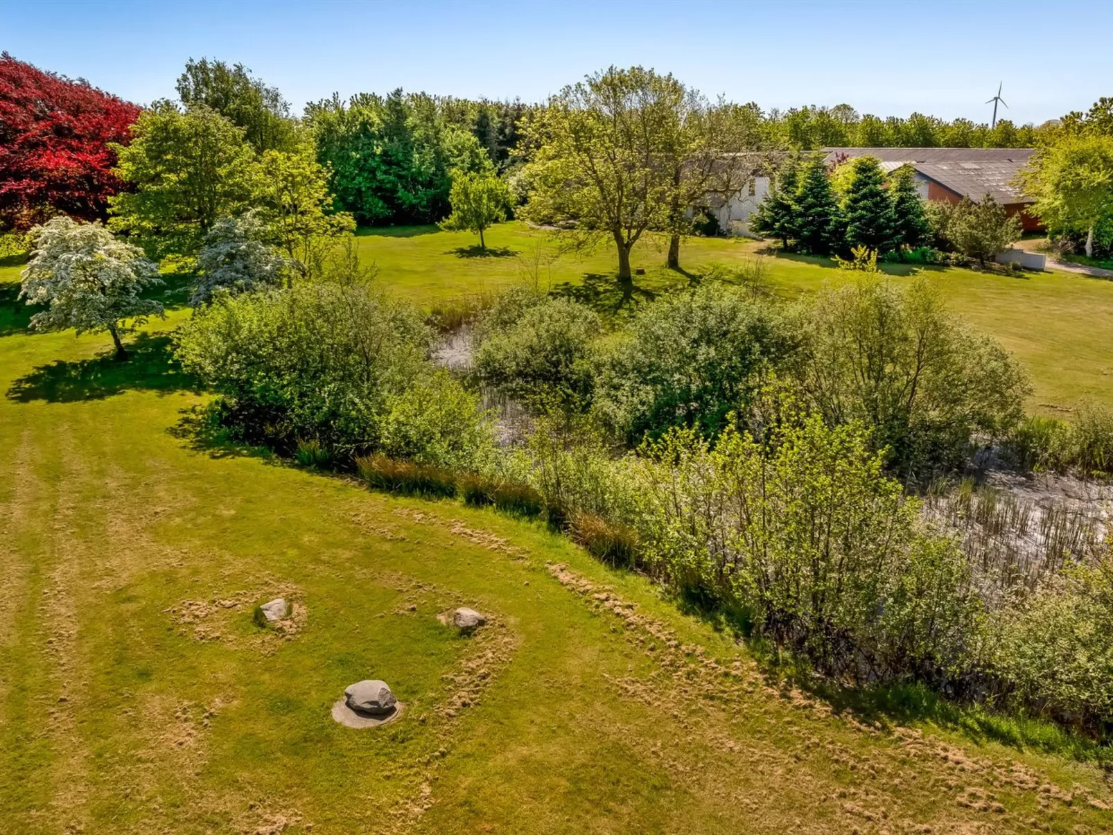 "Elia" - 5km to the fjord