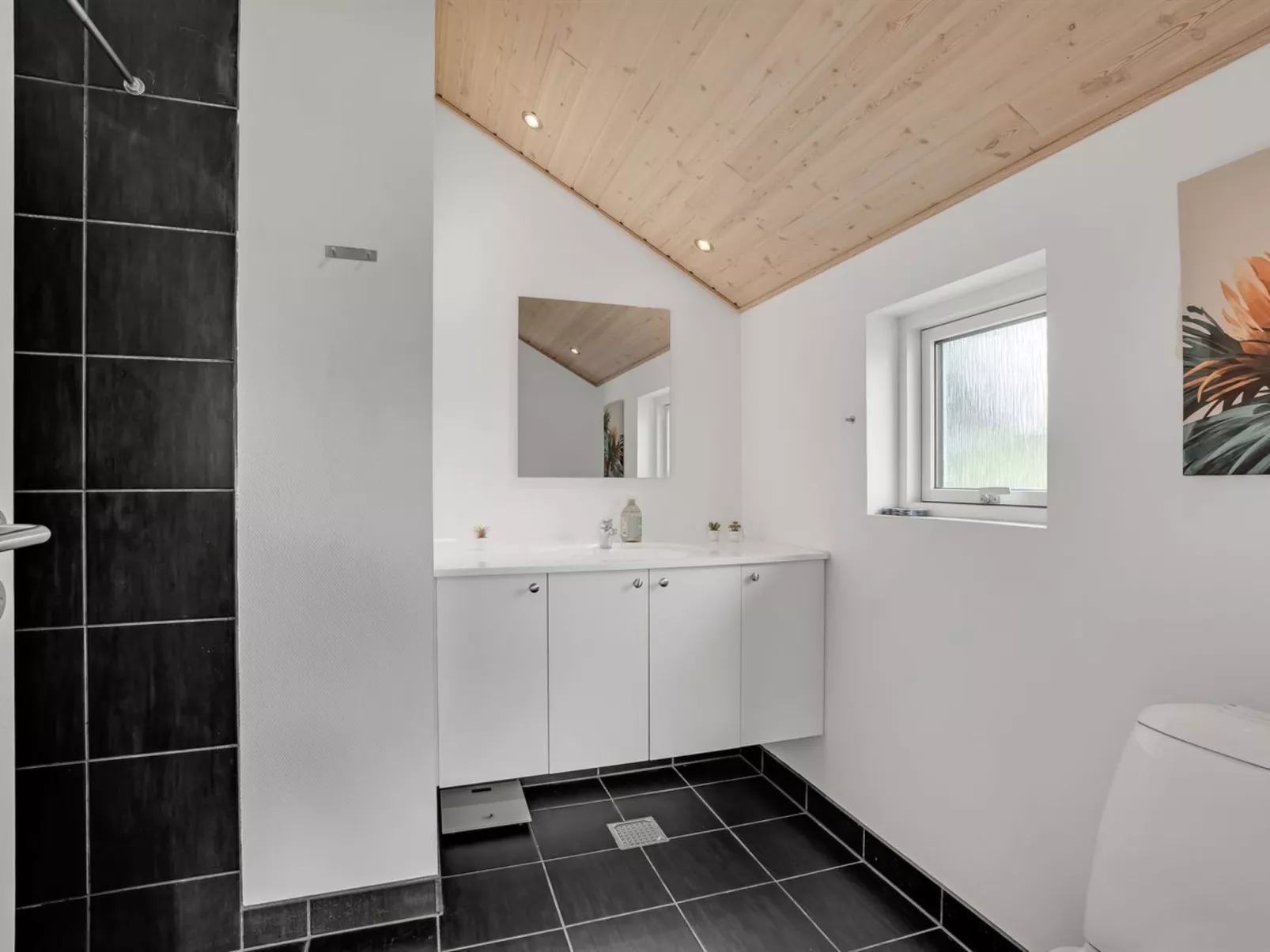 "Mika" - 800m from the sea