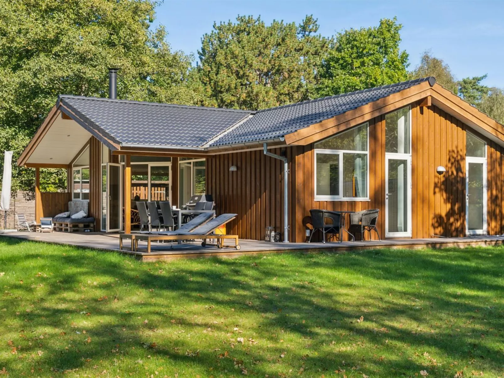 "Ovine" - 1.2km to the fjord