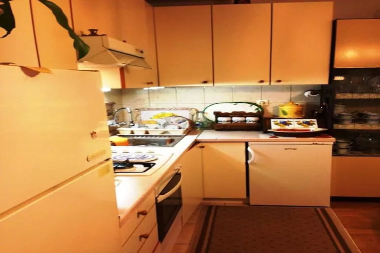 Guest House Ruza - Single Room with Shared Bathroom