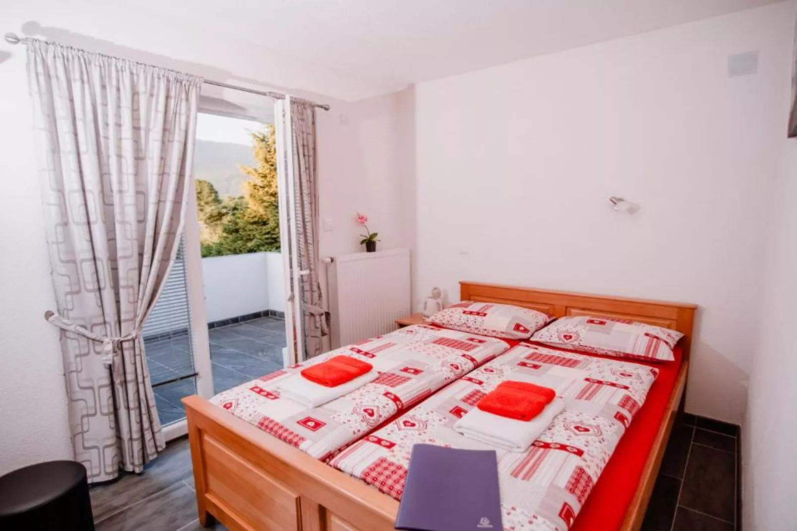 Mountain Serenity Rooms - Double Room with Balcony  2