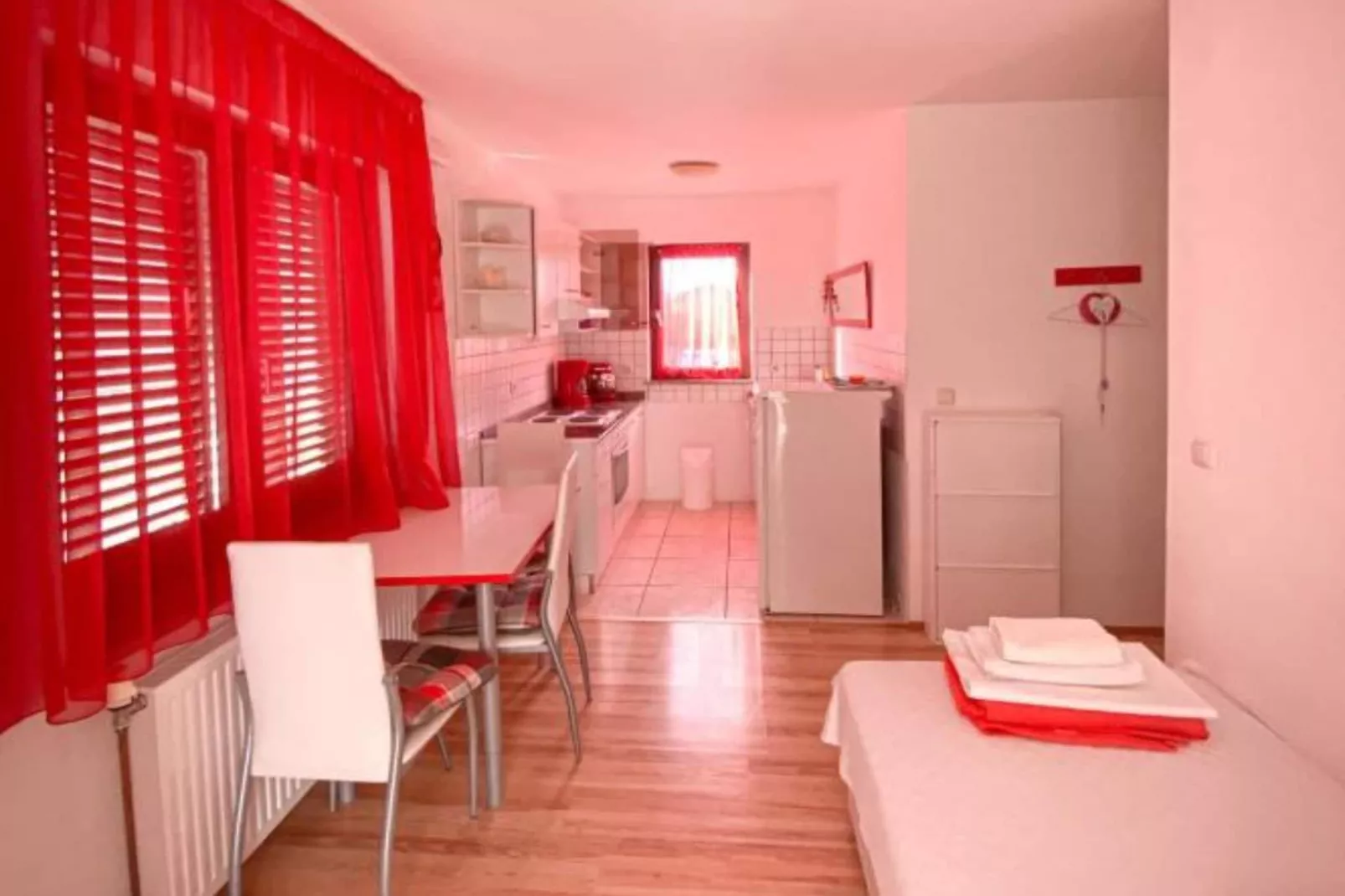 Peaceful Apartments With Style - One Bedroom Apartment