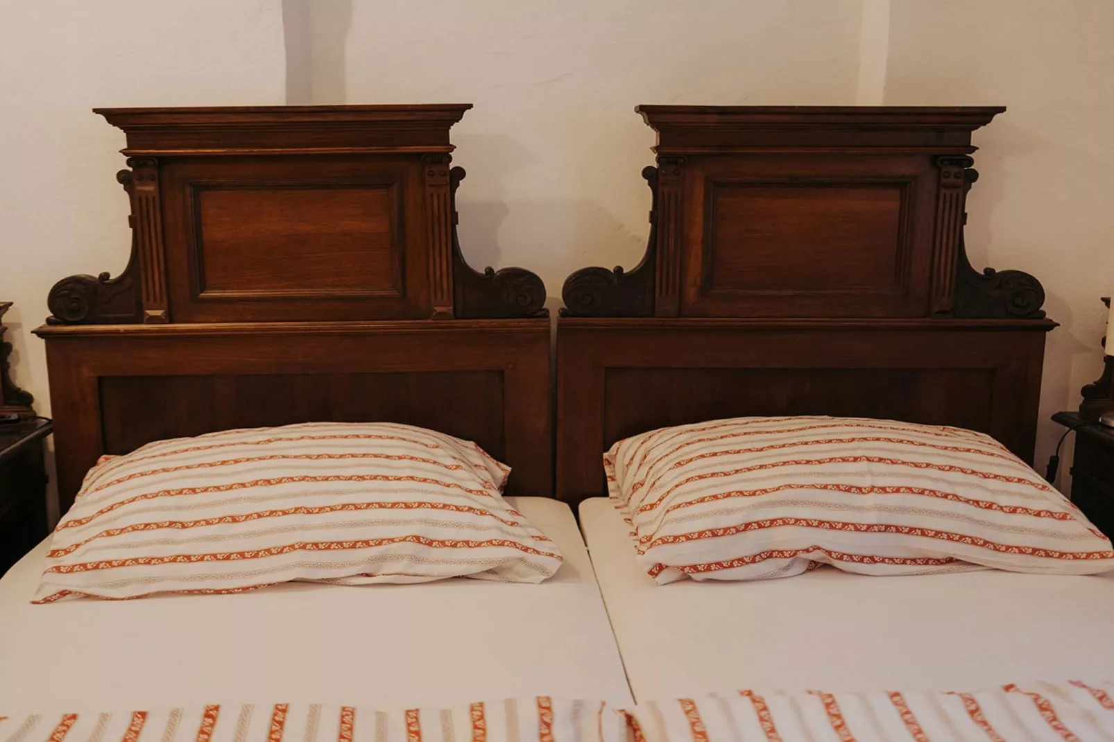 Enchanted Misty Valley Cottage Apartments - One Bedroom Apartment (owner 1)