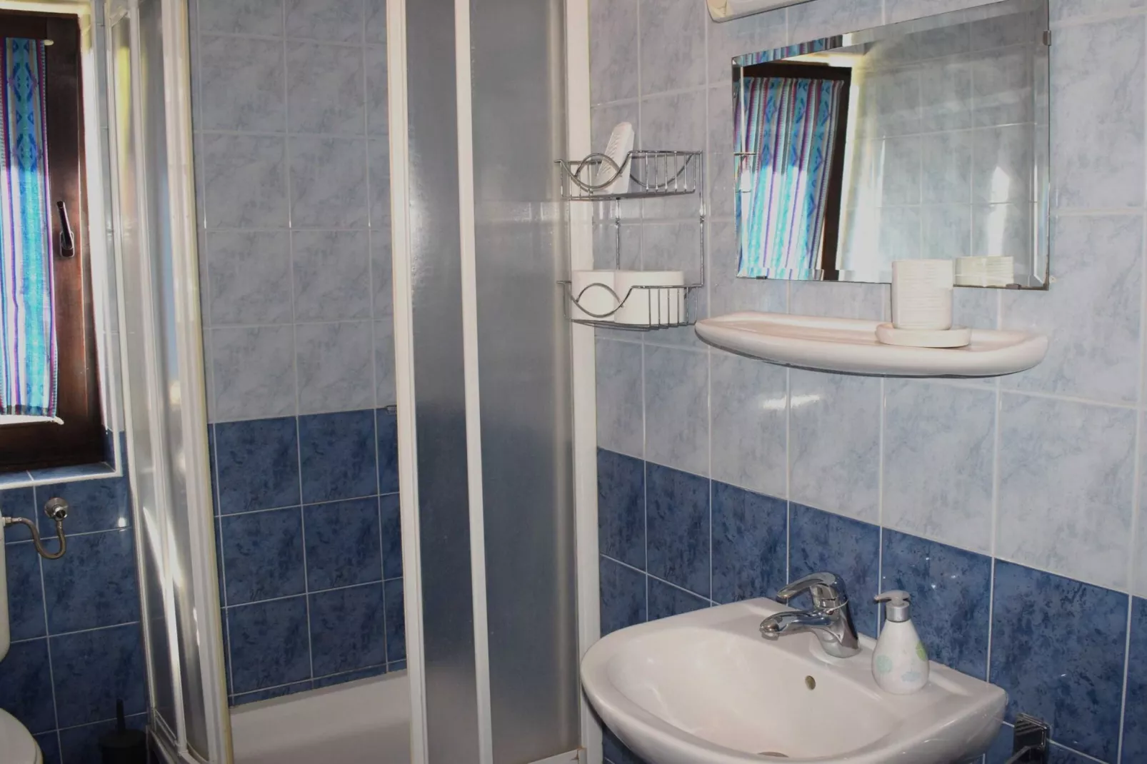 Zevnik Quiet Retreat with Stunning Views and Equestrian Activities - Triple Room with Private  Bathroom